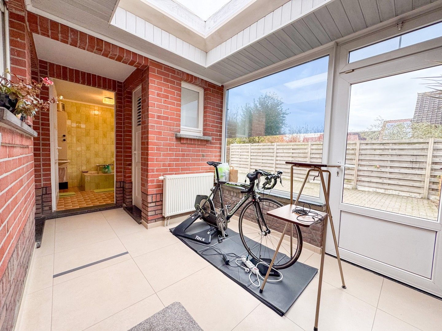 Charmante rustig gelegen woning met ruime tuin en garage! foto 10