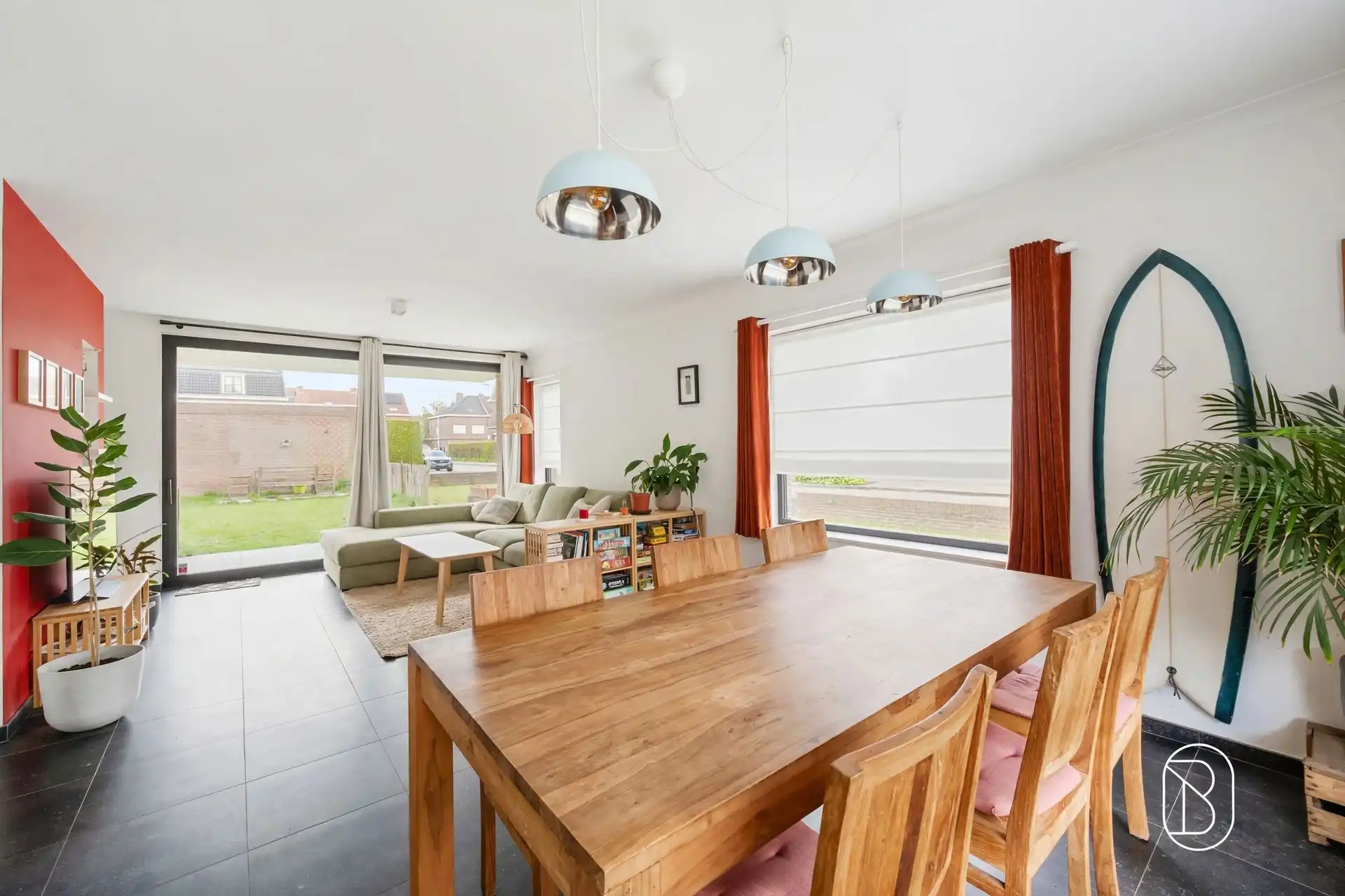 Topgelegen gelijkvloers appartement met 2 slk, tuin + aparte garagebox foto 2