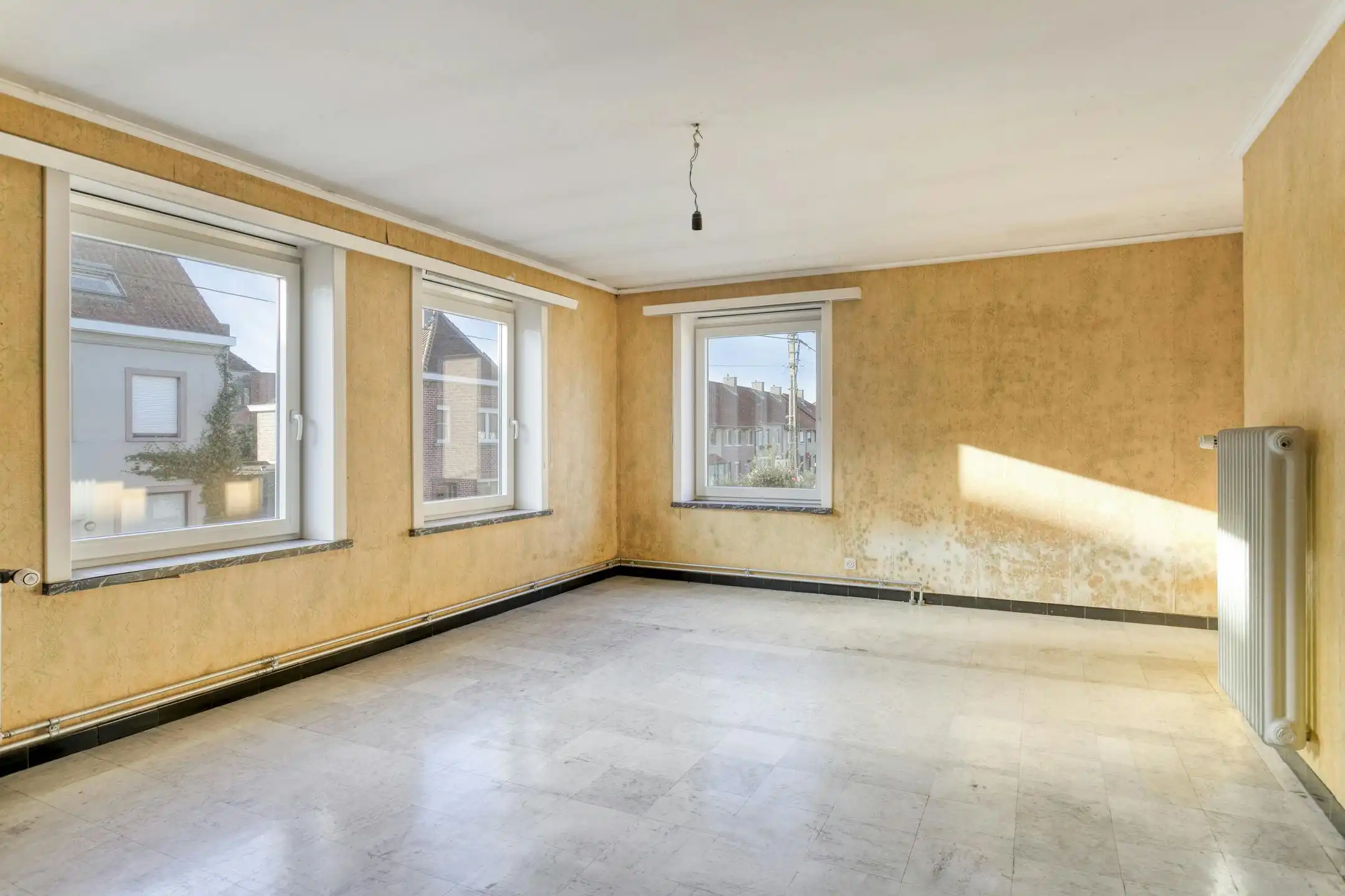  Halfopen gezinswoning te koop in Bissegem! foto 8