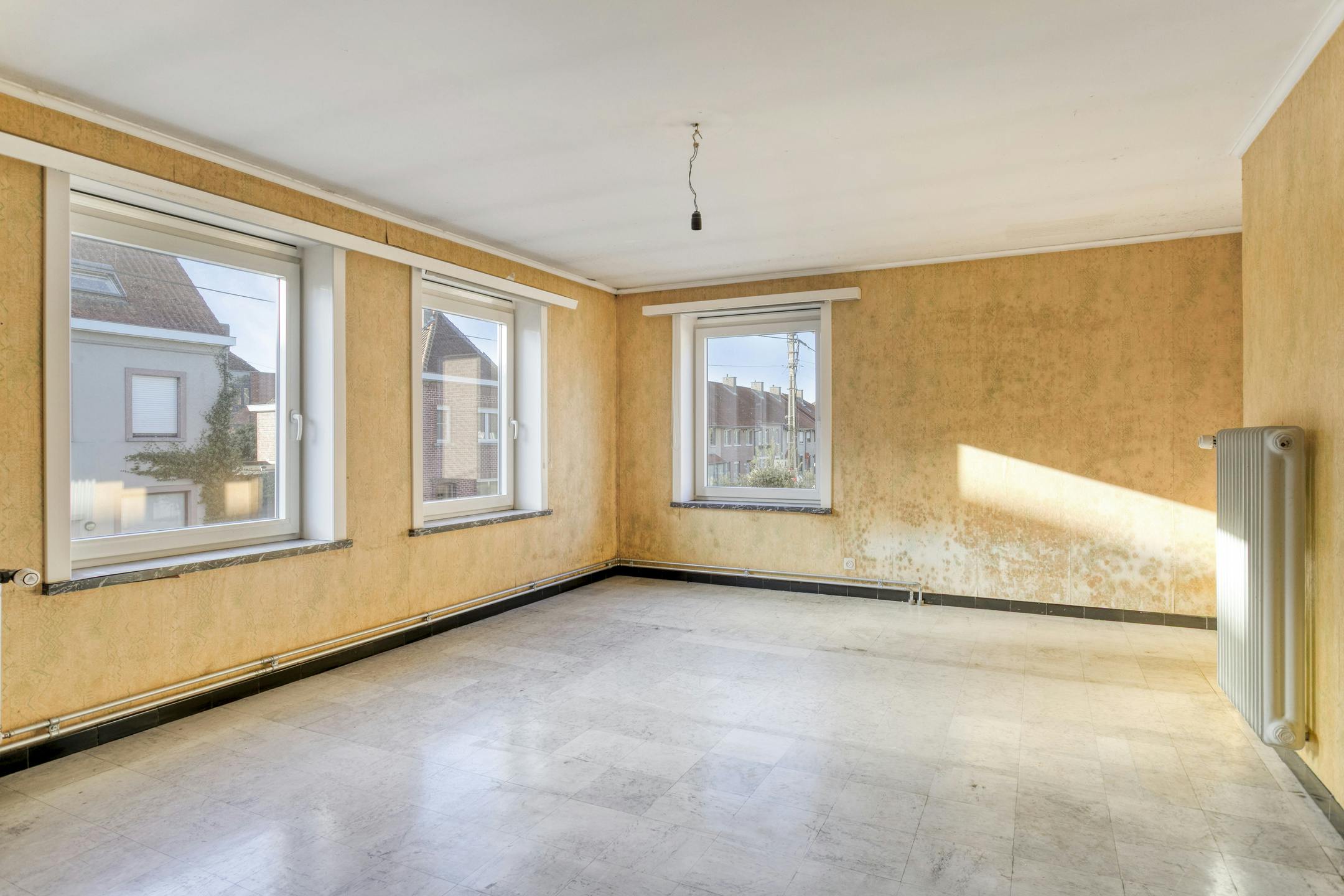  Halfopen gezinswoning te koop in Bissegem! foto 8