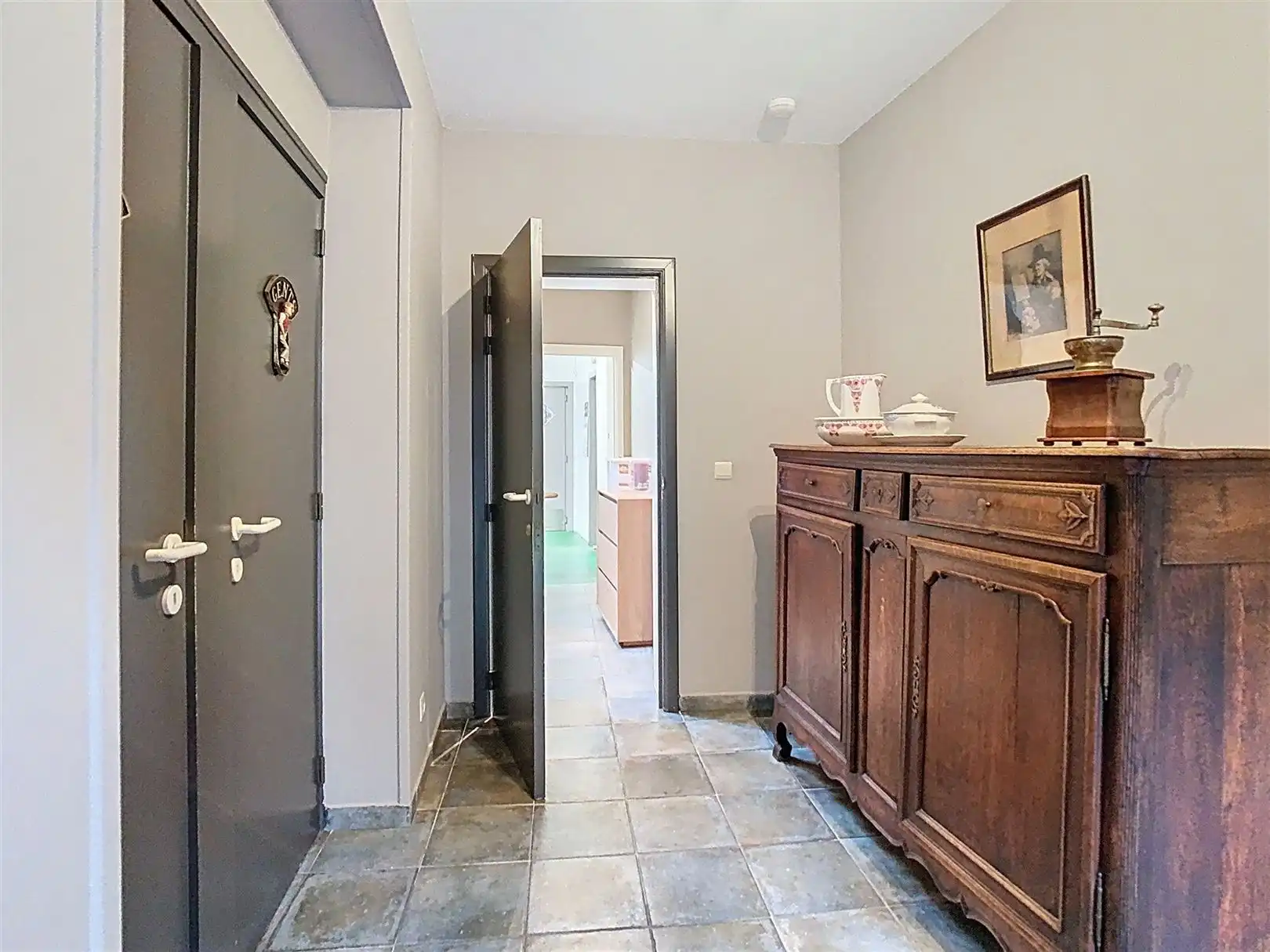 Gebouw met ruim 4 slaapkamer appartement en gelijkvloerse handelszaak foto 17