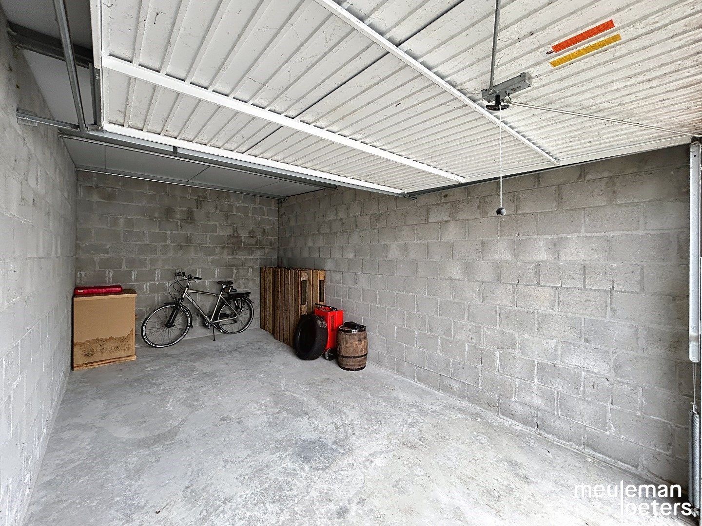 Vlot bereikbare garagebox in centrum foto 7