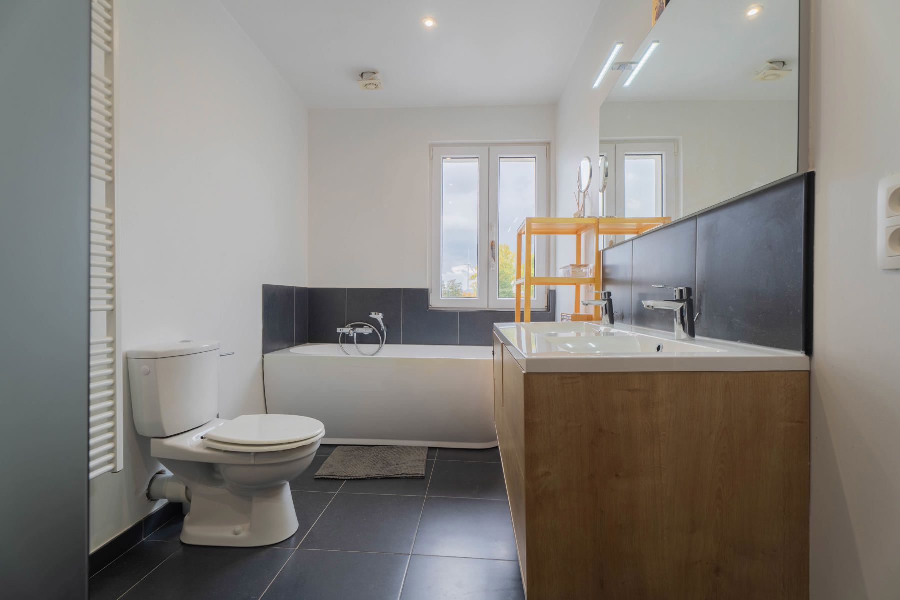 Rustig gelegen gezinswoning met zonnige tuin foto 8