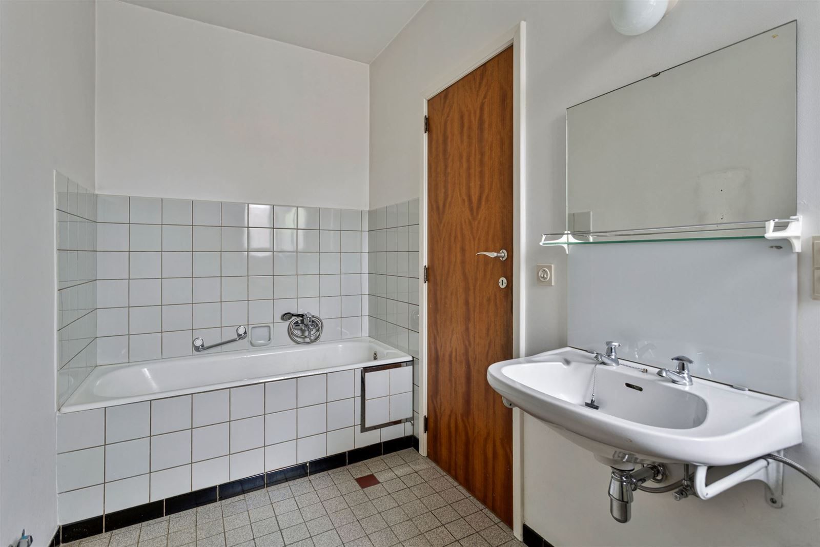 Bungalow met 4 ruime slaapkamers en mooie tuin  foto 21