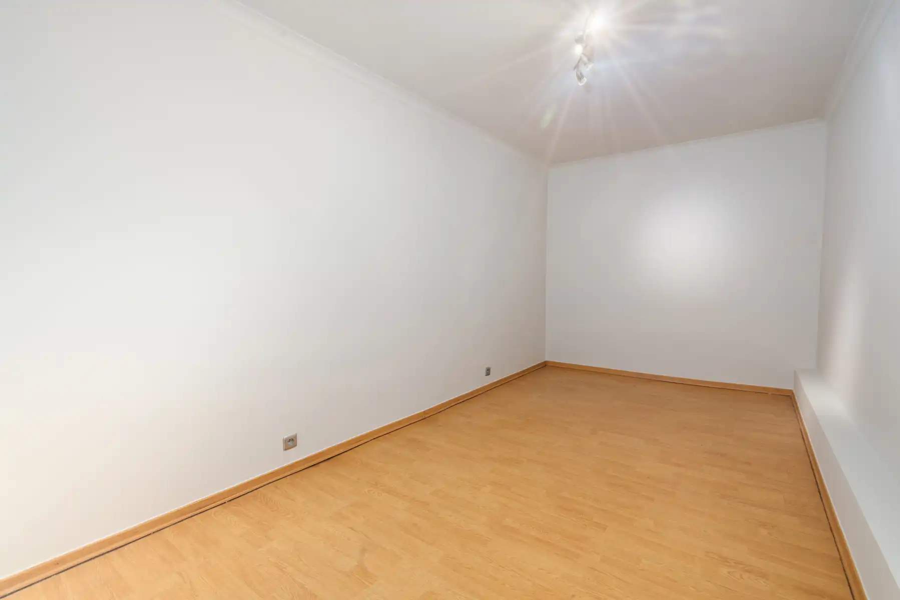 Instapklaar appartement met 2 Slaapkamers te Oordegem  foto 8