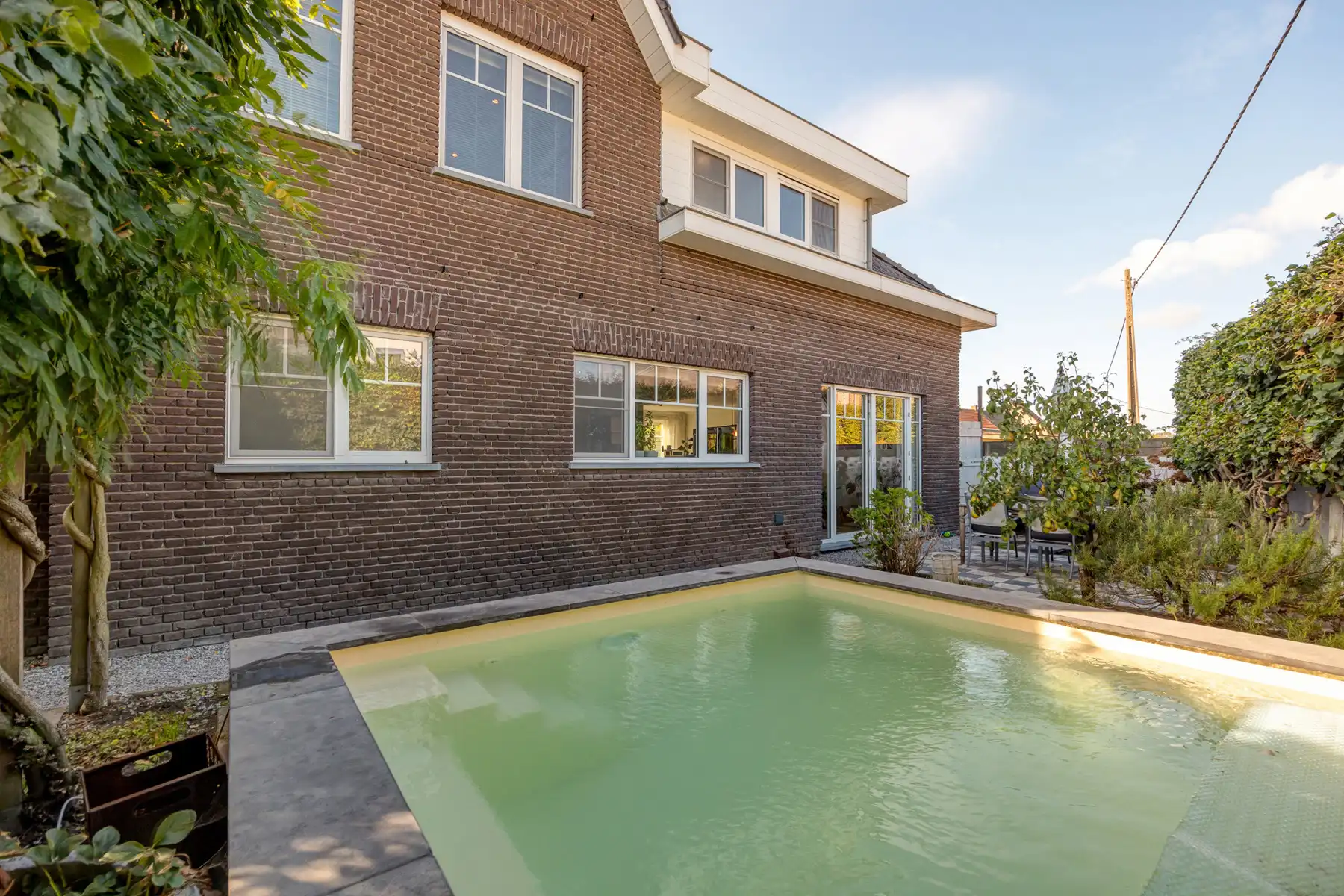 Volledig gerenoveerde woning met 4 slpks en gezellige tuin foto 22