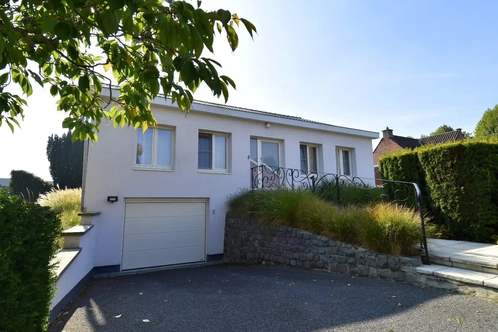 Vrijstaande woning met 3 slaapkamers, garage en tuin te koop in Wevelgem foto 2