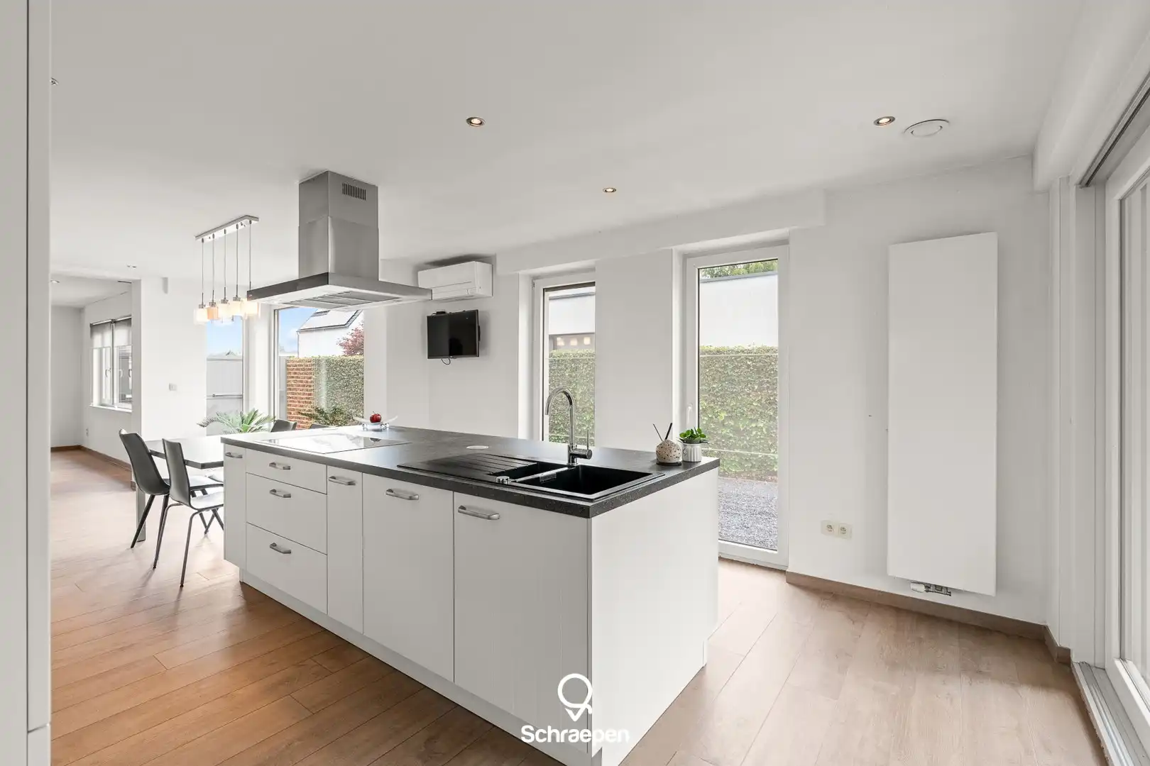 Instapklare én energiezuinige gezinswoning (216 m²) met 3 tot 4 slpks op ideale ligging te Zonhoven! foto 10