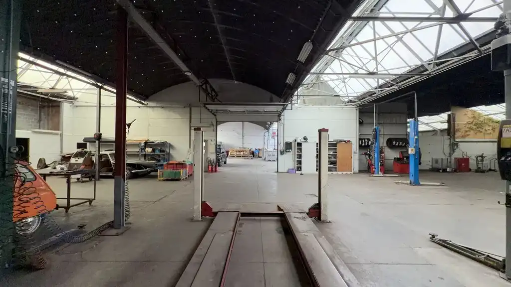Showroom met magazijn te huur aan het Handelsdok in Gent foto 7