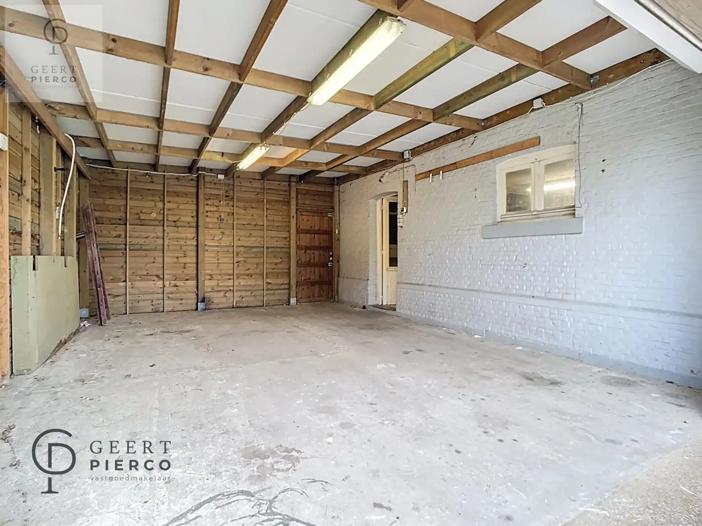 Authentiek stationspand in het landelijk Velm. foto 22