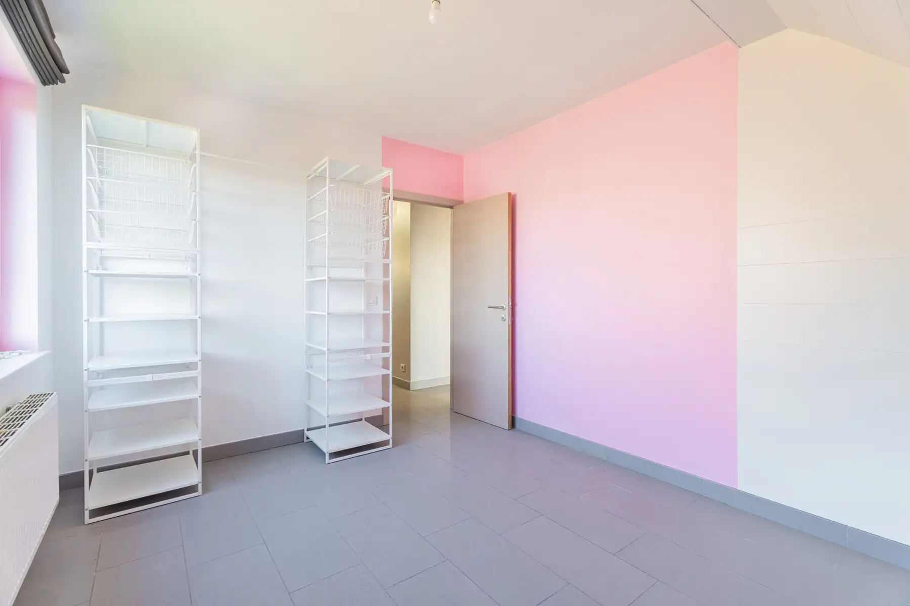 Ruim instapklaar duplex appartement te Sint-Pieters-Leeuw foto 11