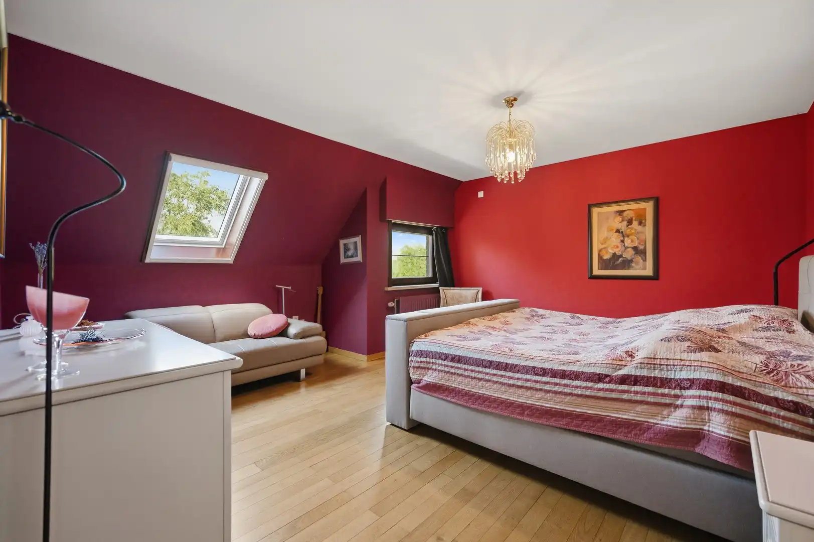Ruime gezinswoning op een prachtig perceel van ruim 43 are met zwemvijver foto 12