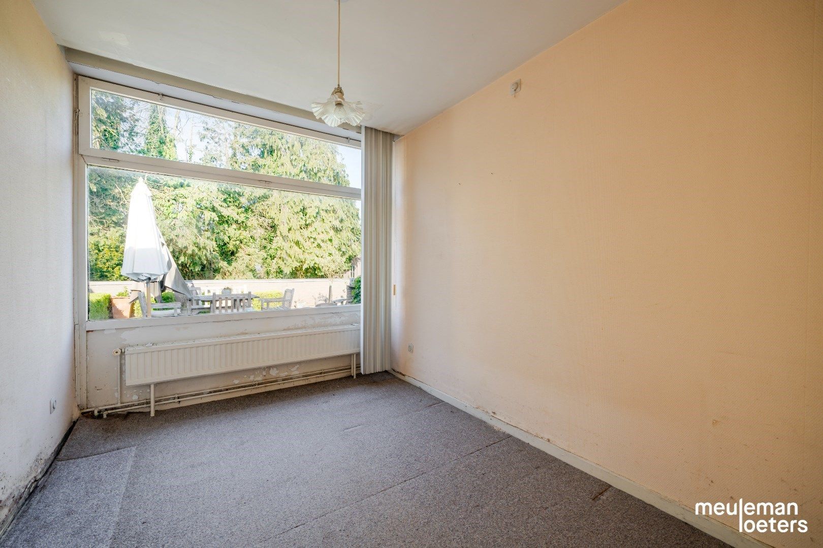 Te renoveren bungalow op fantastische ligging foto 9