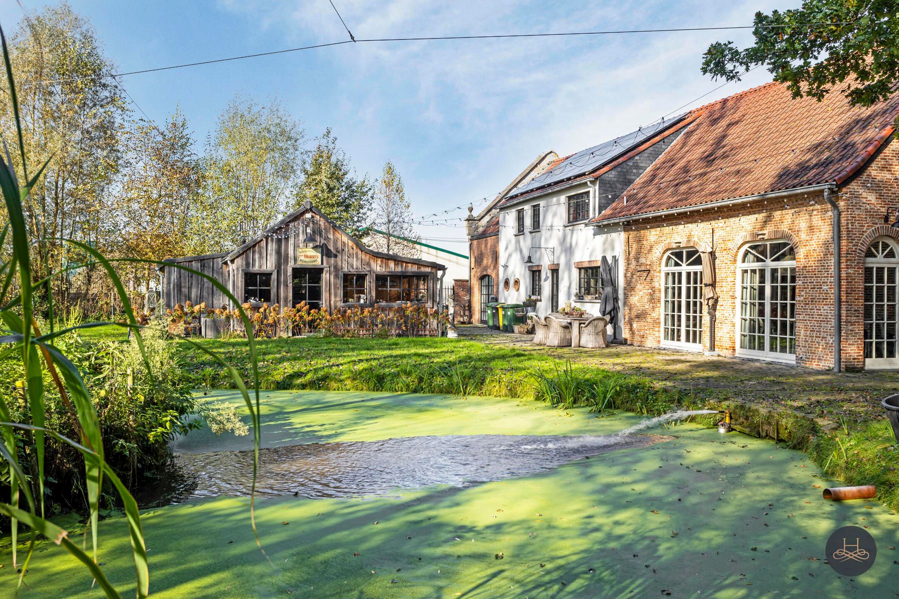 Gerenoveerde rustig gelegen historische hoeve op 45 are  foto {{pictureIndex}}