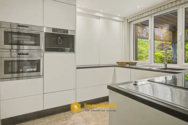 STIJLVOLLE VILLA OP 10.397m2 MET AANGELEGDE PARKTUIN - TE KOOP foto 11