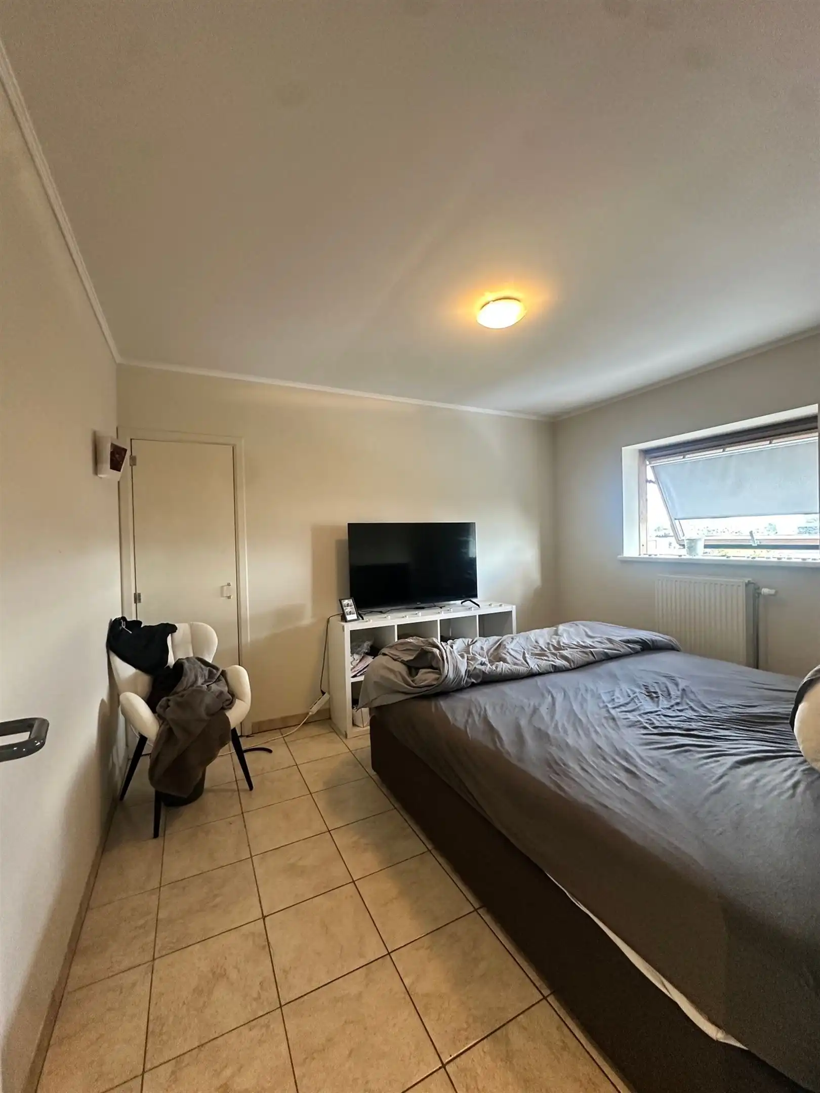 Lichtrijk en instapklaar dakappartement met 2 slaapkamers in het centrum van Buggenhout. foto 5
