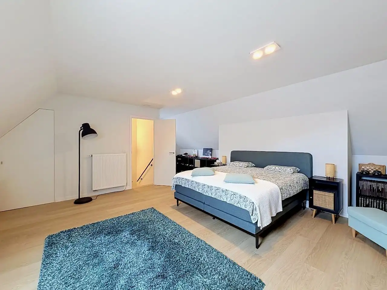 Ruime halfopen, quasi nieuwbouw woning op rustige ligging in het pittoreske Ramskapelle foto 35