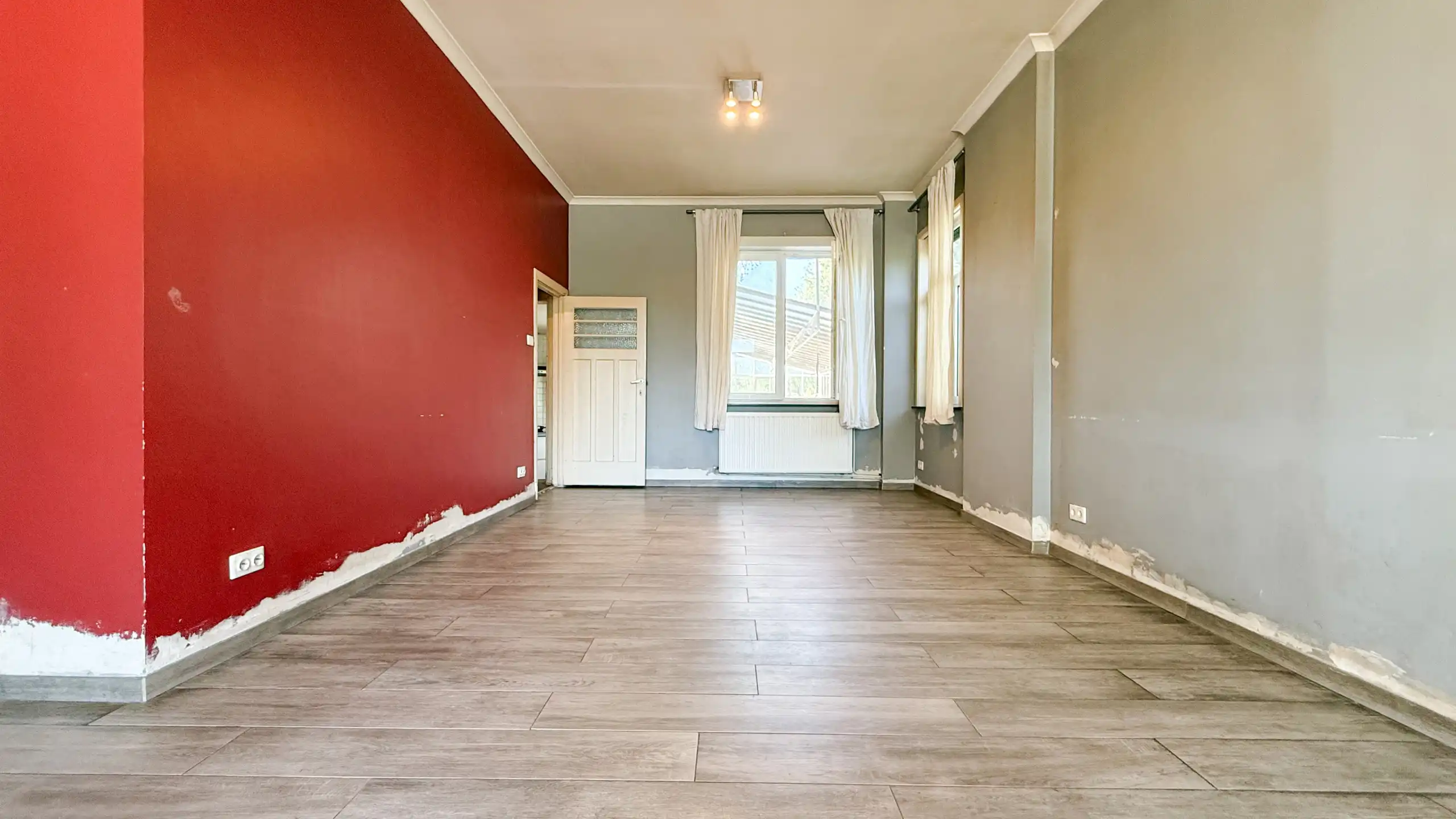 Te renoveren woning met 3 slpkms op ruim perceel van 8a58ca! foto 4
