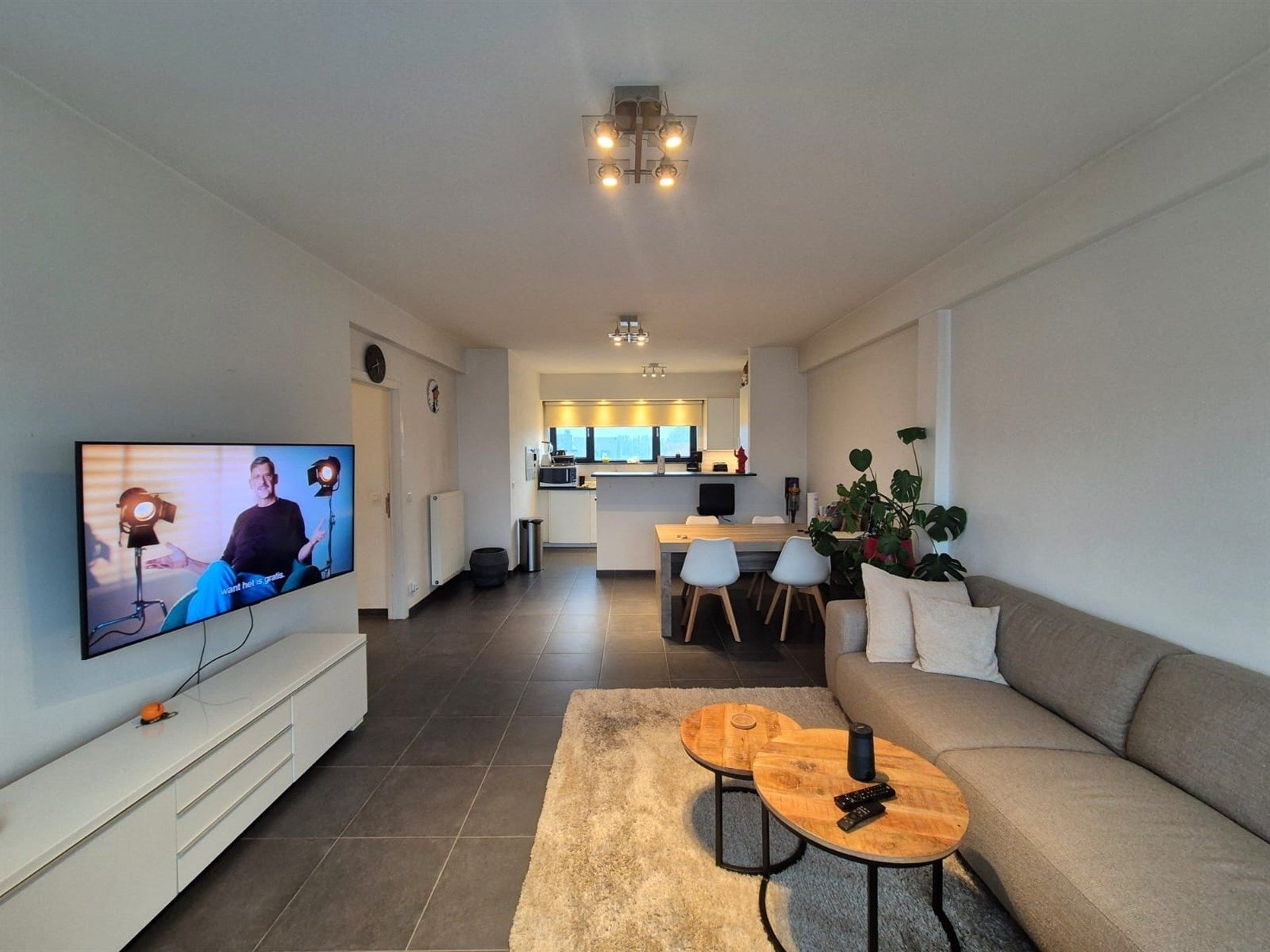 Gunstig gelegen 2 slaapkamer appartement. foto 3