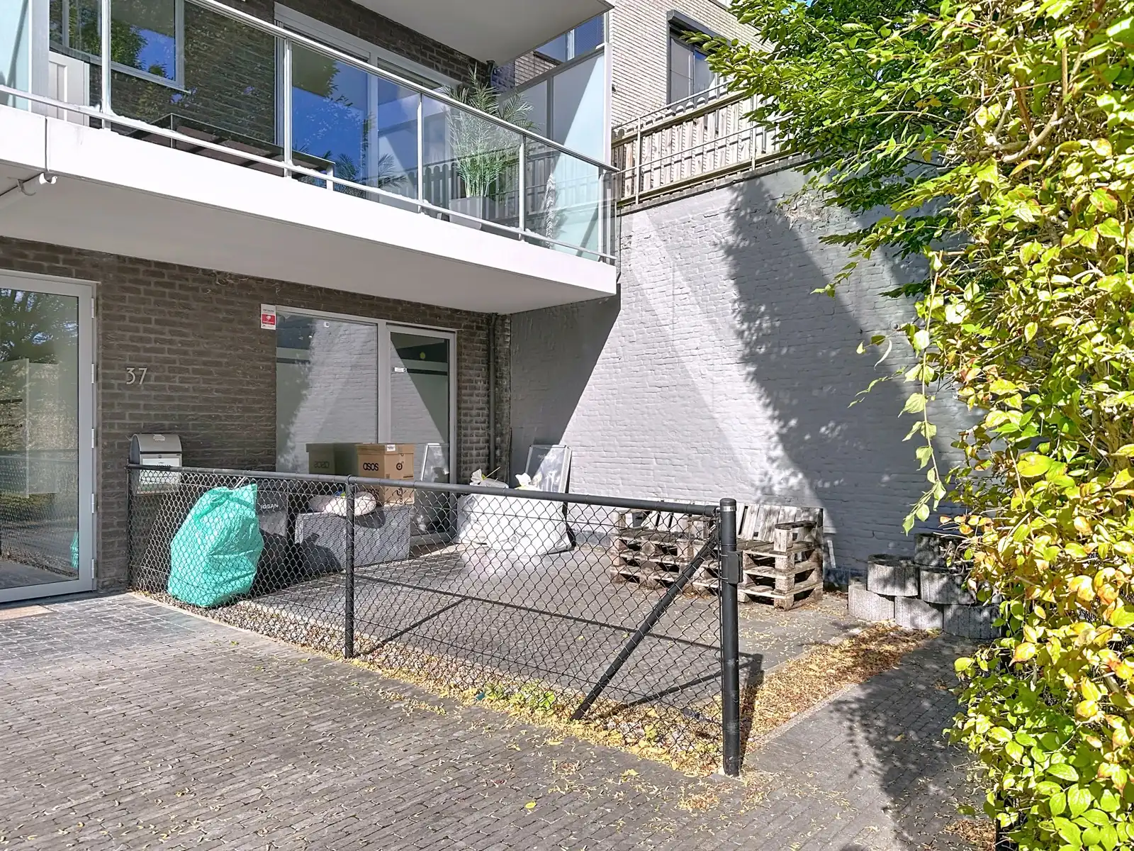 Handelsruimte te koop in centrum Aartselaar – met ruime vitrine en A-label EPC foto 5