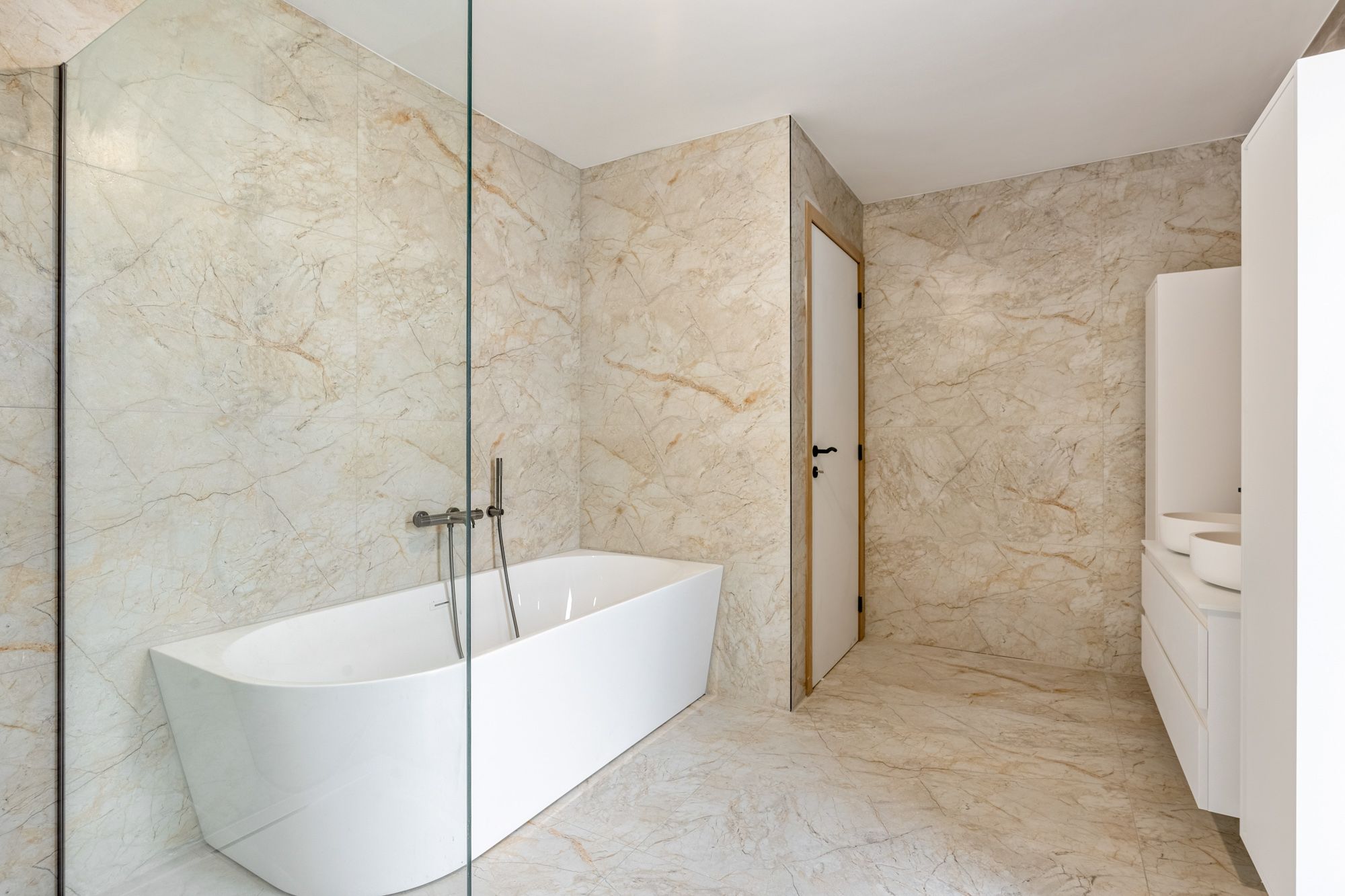 Moderne nieuwbouwwoning met 4 slaapkamers te Alken! foto 24