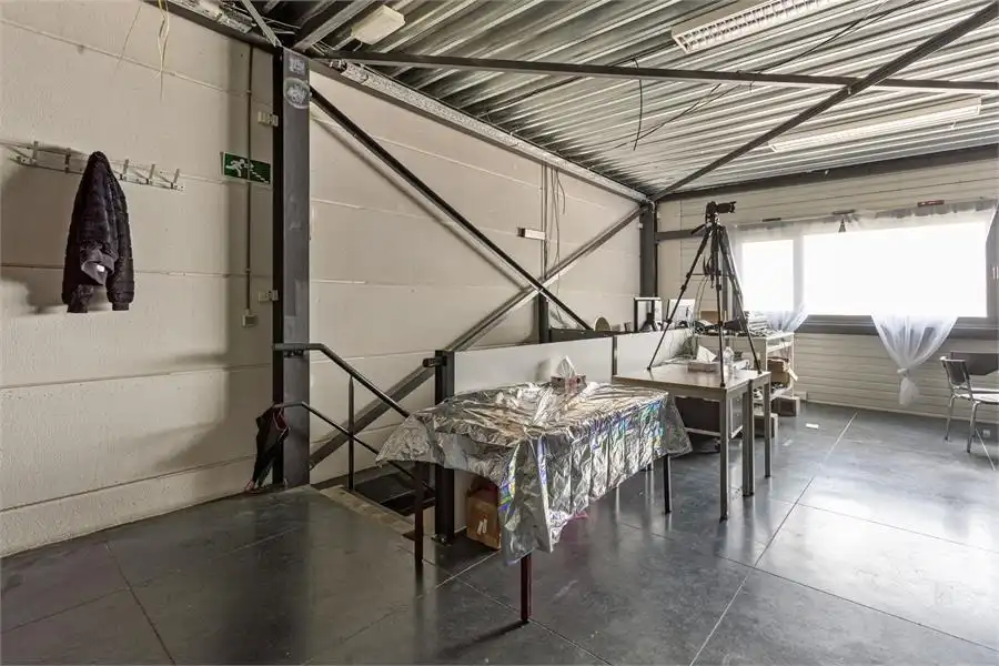 Bedrijfshal te koop in Geel via overdracht van aandelen foto 15