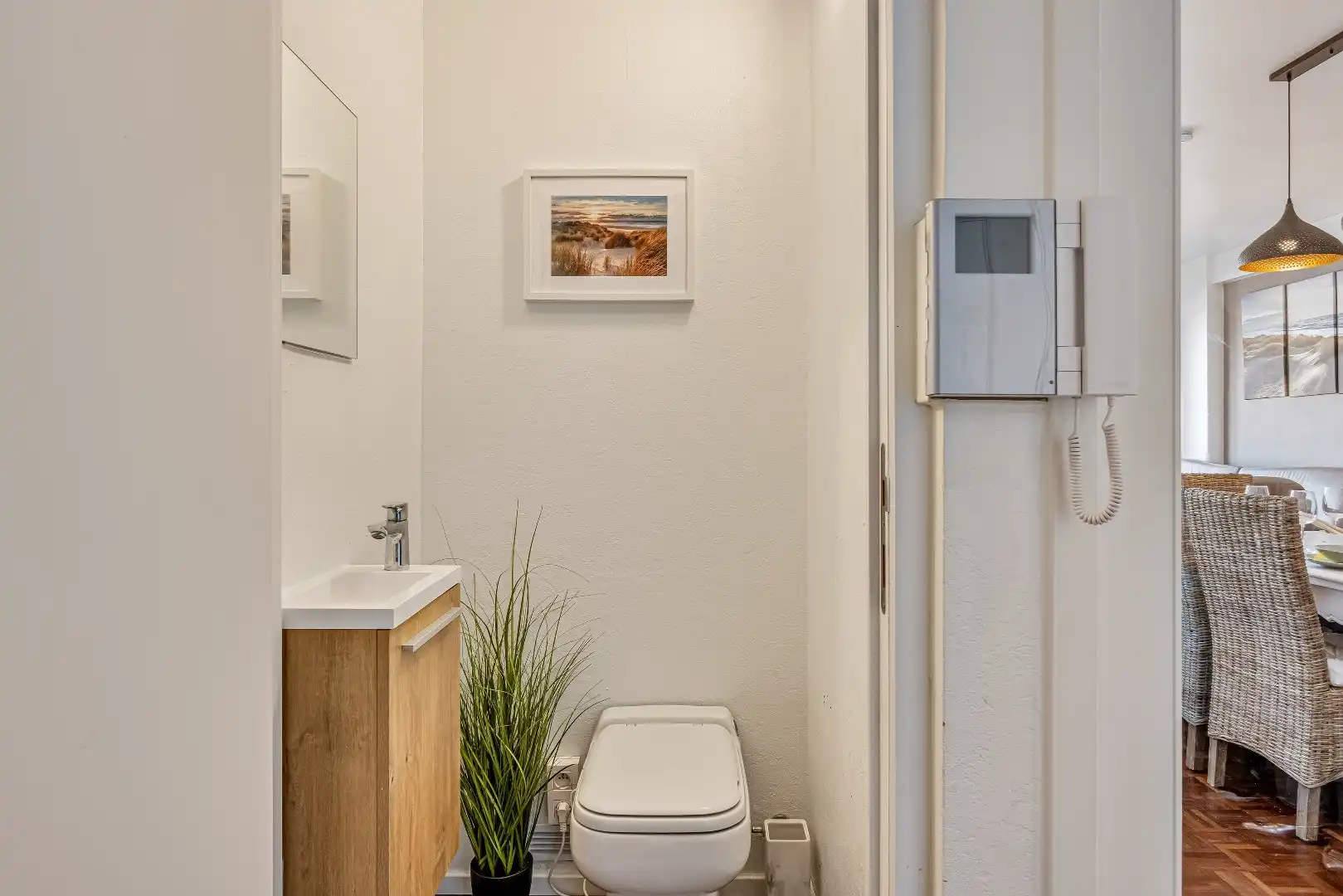 Ruim gerenoveerd 3 slaapkamer appartement met frontaal zeezicht op absolute toplocatie aan de Zeedijk in Blankenberge foto 12