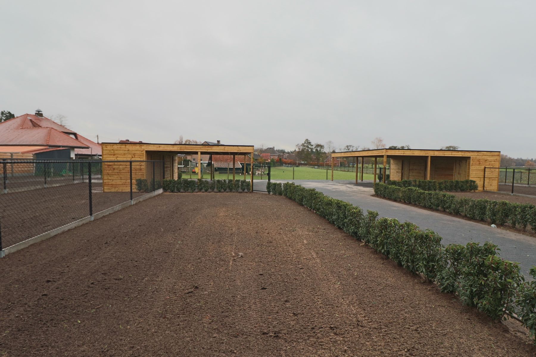 Halfopen woning met 3 slaapkamers en carport/fietsenberging op perceel van ca 320m² foto 24