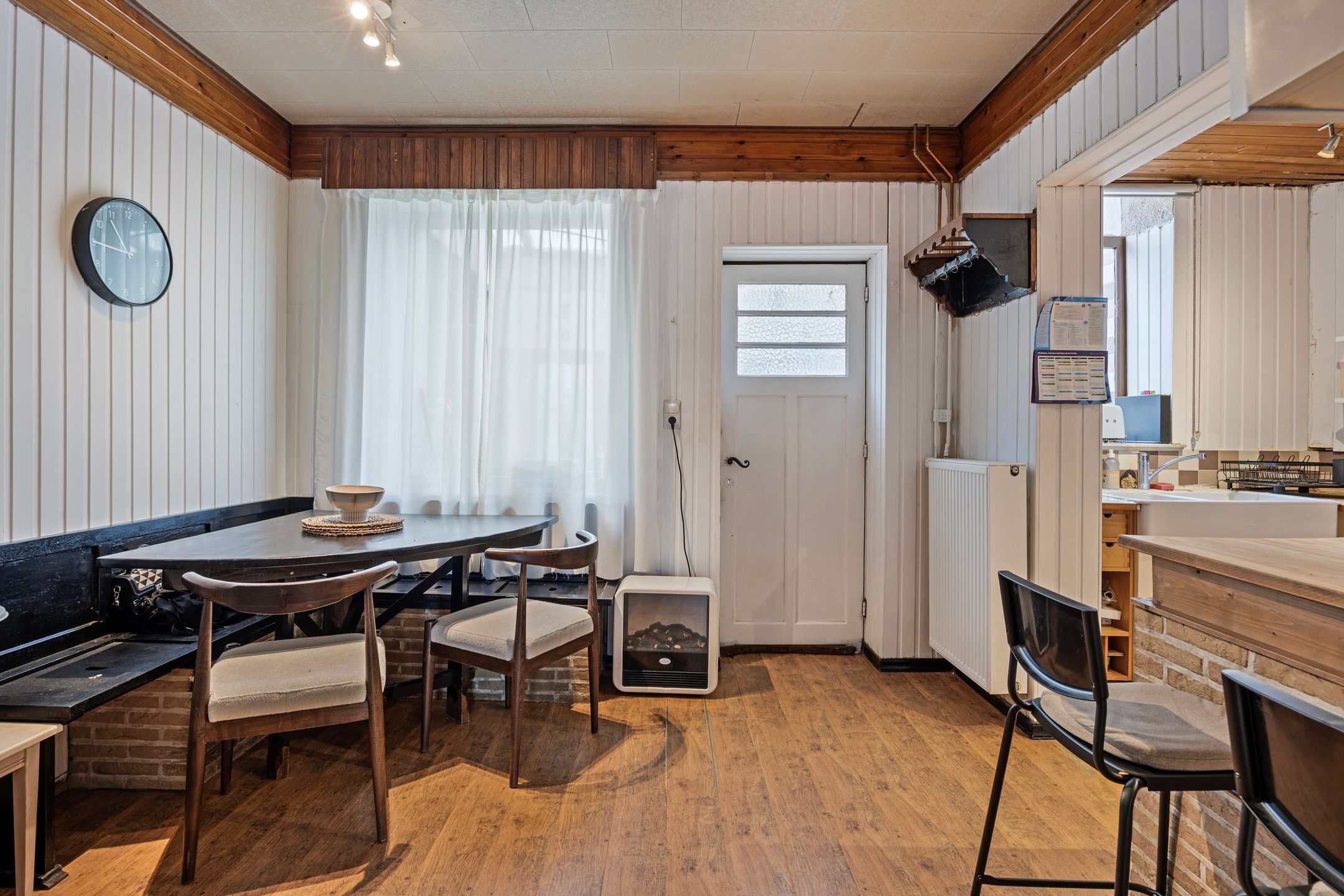 Charmante woning met omheinde tuin en garage foto 6