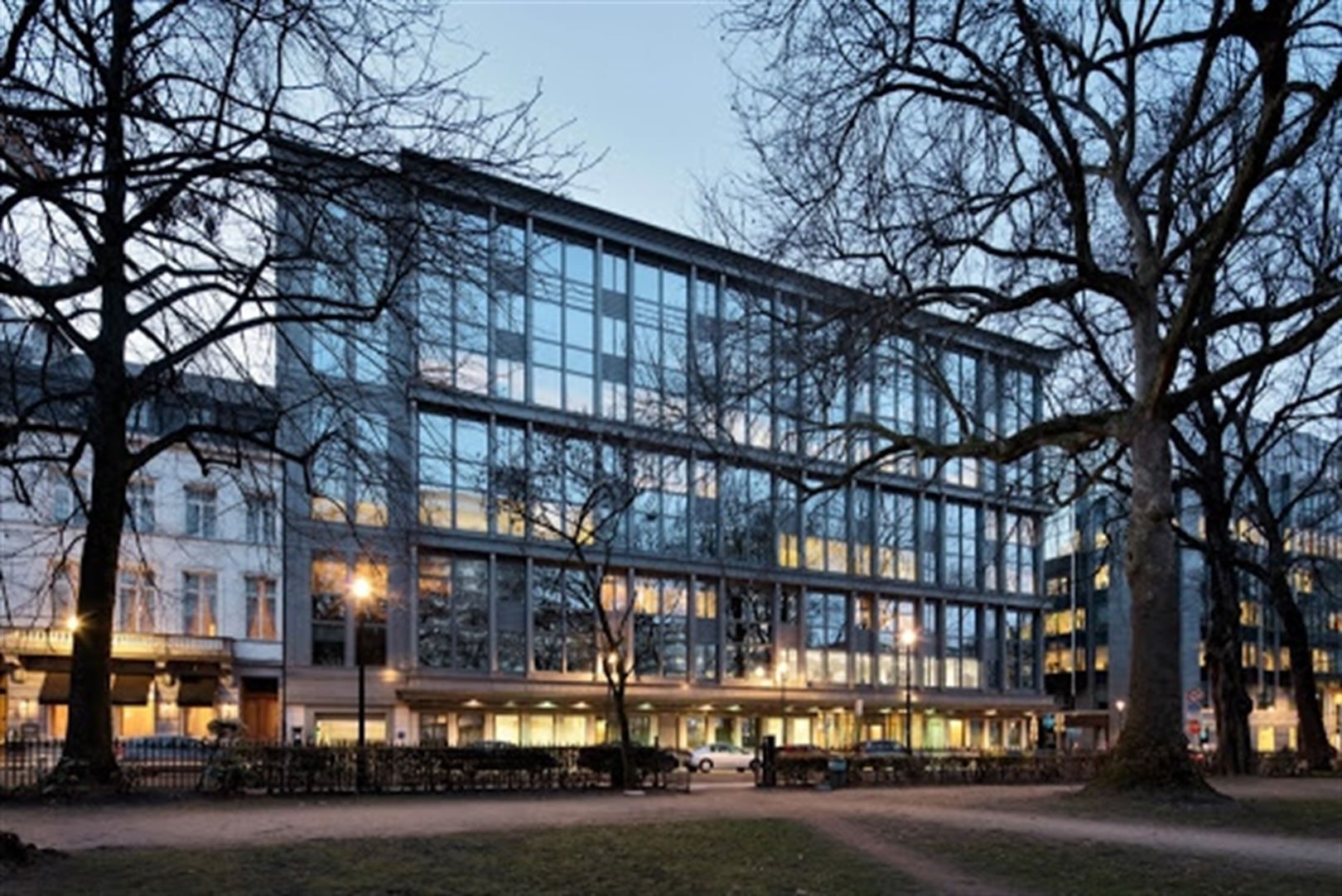 MEEUS 1: vanaf 148 m² foto {{pictureIndex}}