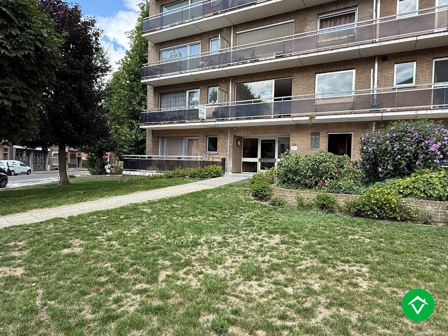 Drie-slaapkamerappartement met terras in rustige residentie centrum Roeselare foto 18