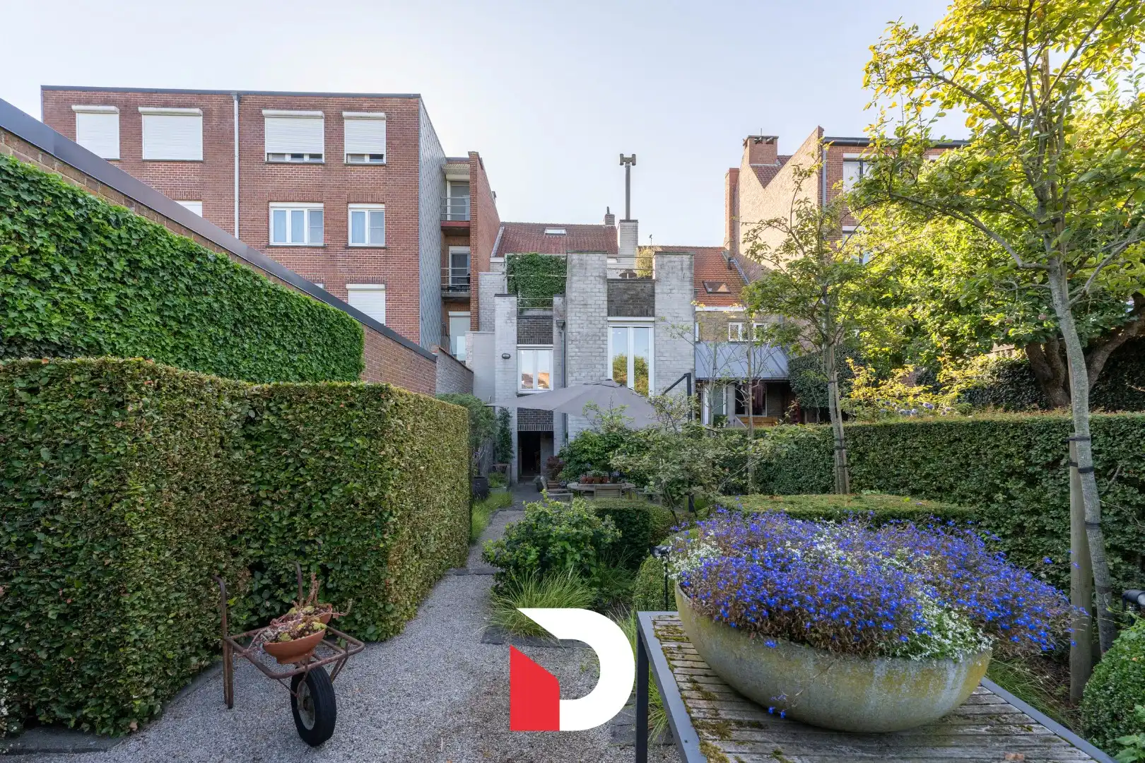 Handelswoning met veel potentieel op toplocatie in hartje Kristus-Koning (Brugge) foto 18
