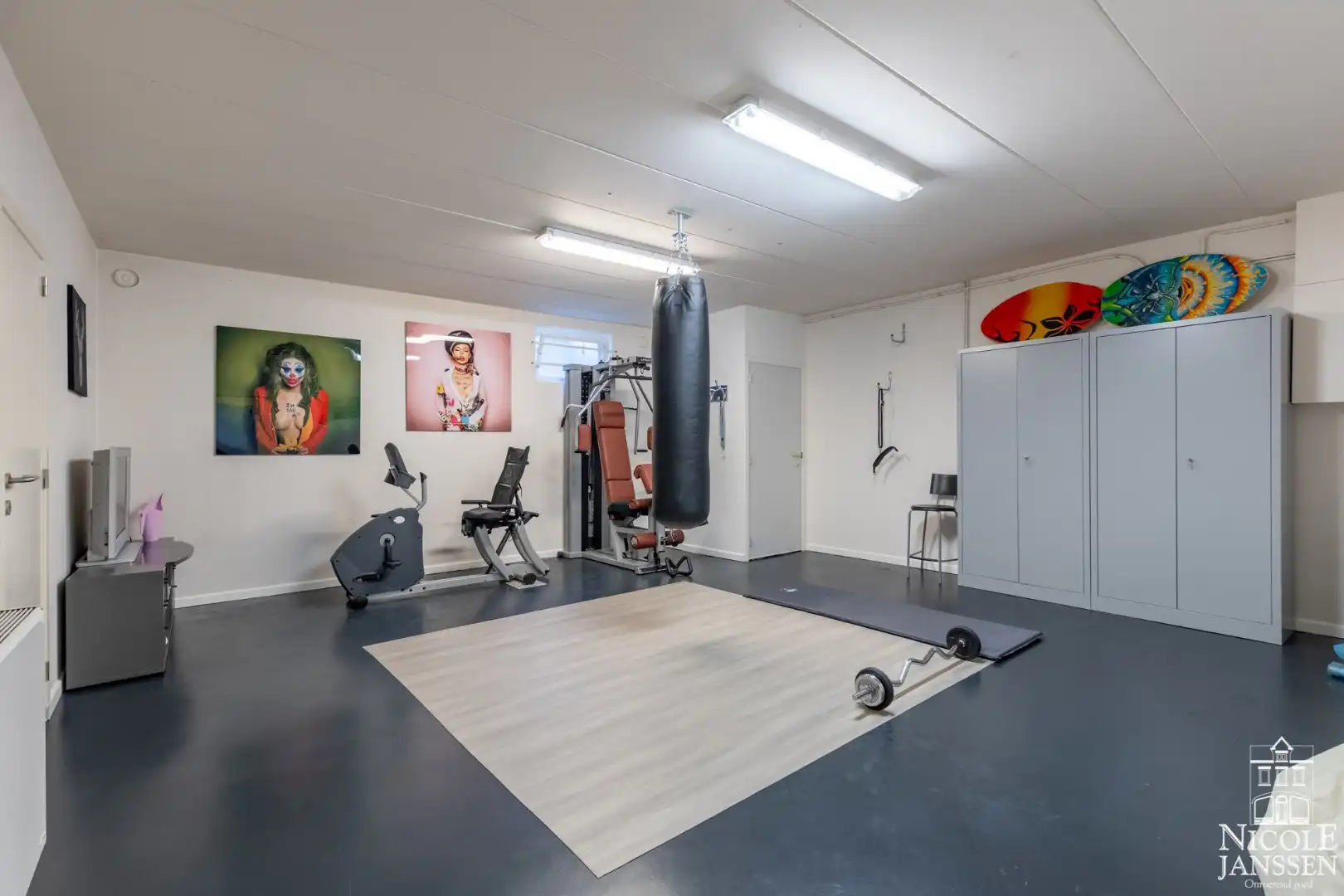 Luxueus ingerichte villa met vier slaapkamers en verzorgde tuin foto 33