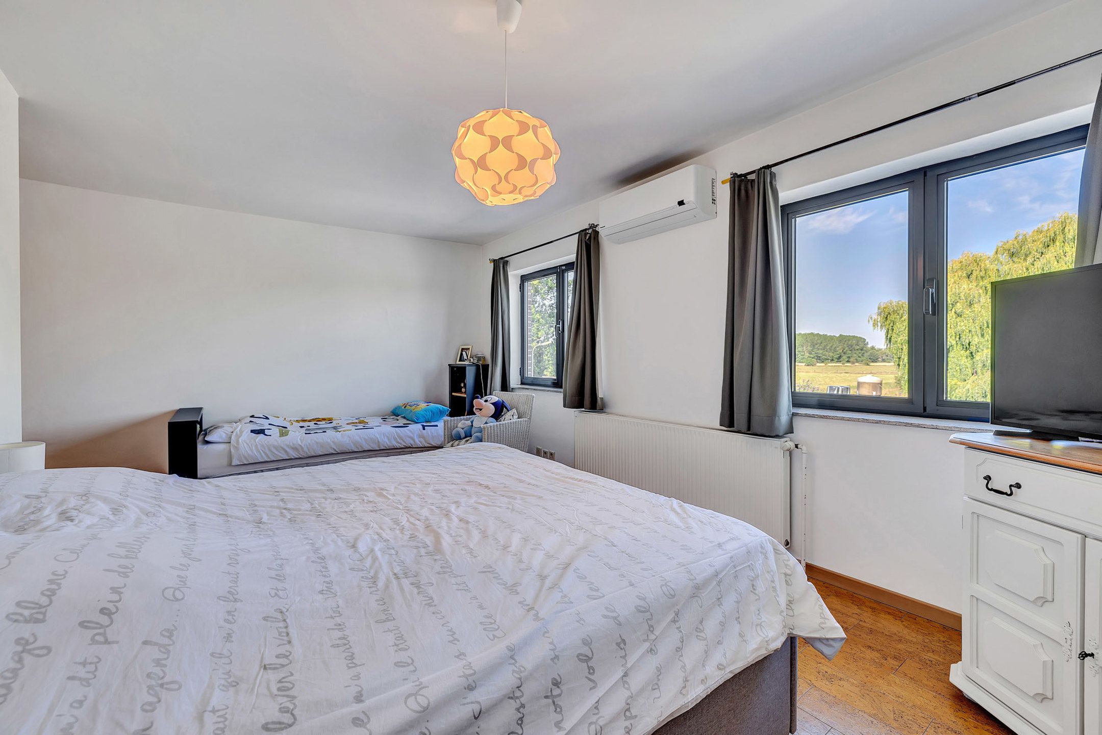 Instapklare woning met garage en tuin foto 17