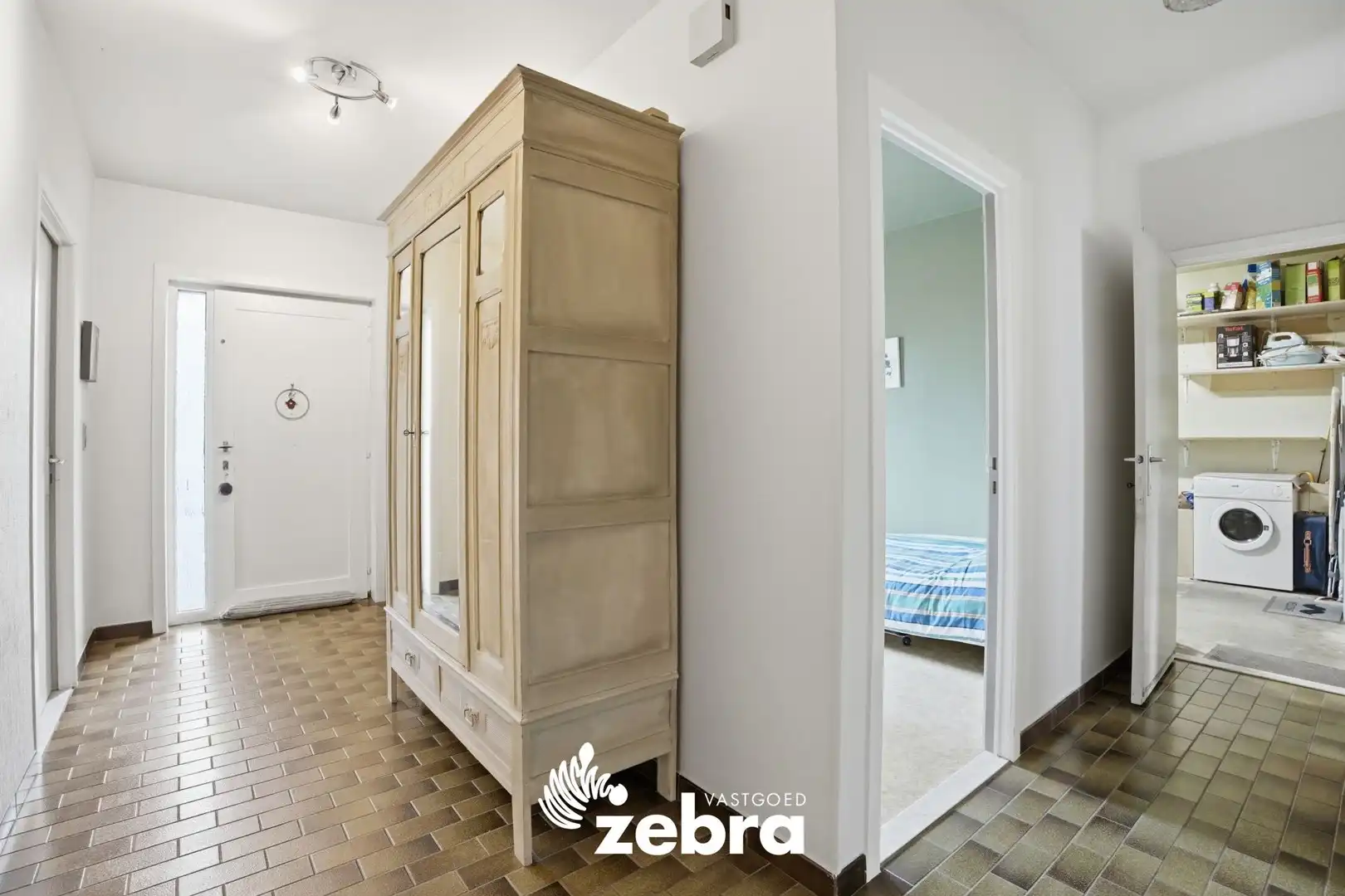Gelijkvloerse open bebouwing met 3 slaapkamers in rustige omgeving! foto 2
