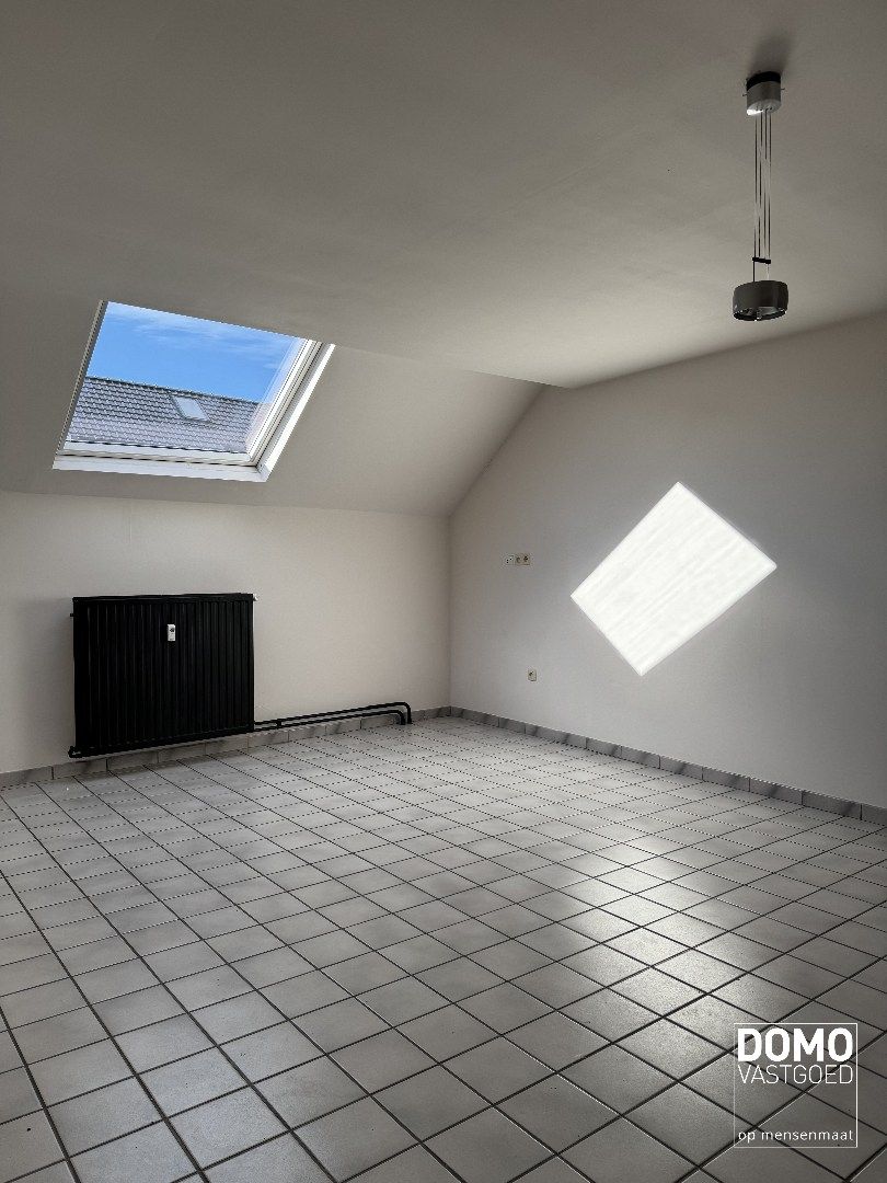 APPARTEMENT MET 2 SLAAPKAMERS TE HUUR IN HERK-DE-STAD foto 2