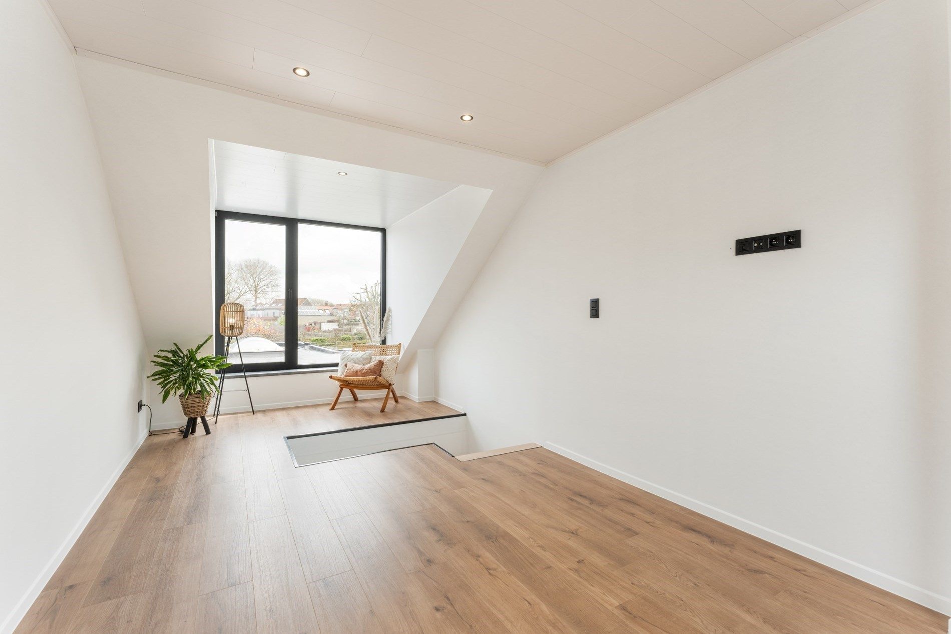 Prachtig vernieuwde woning in het dorp van Lissewege foto 15