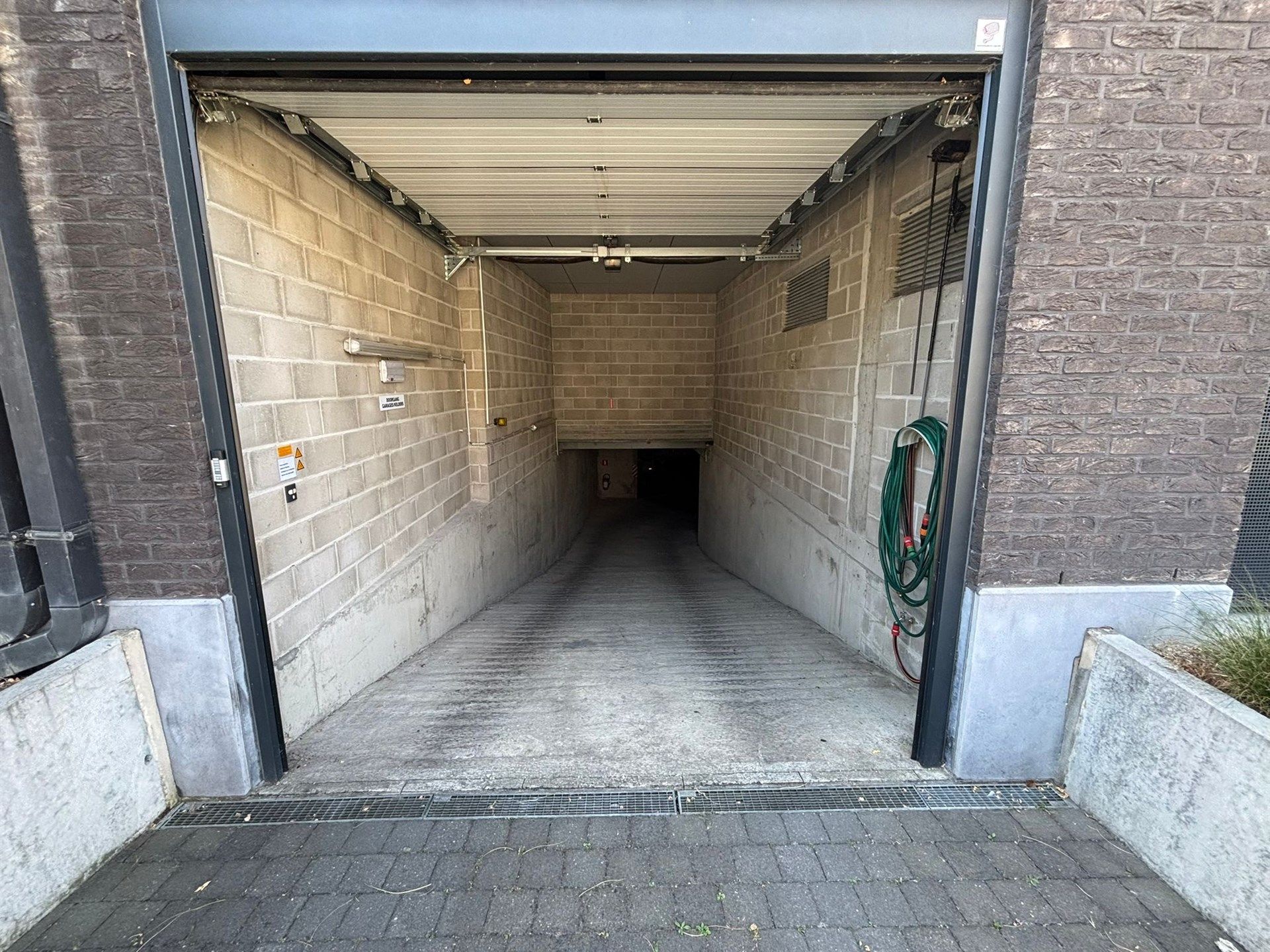 Ondergrondse autostaanplaats foto 2
