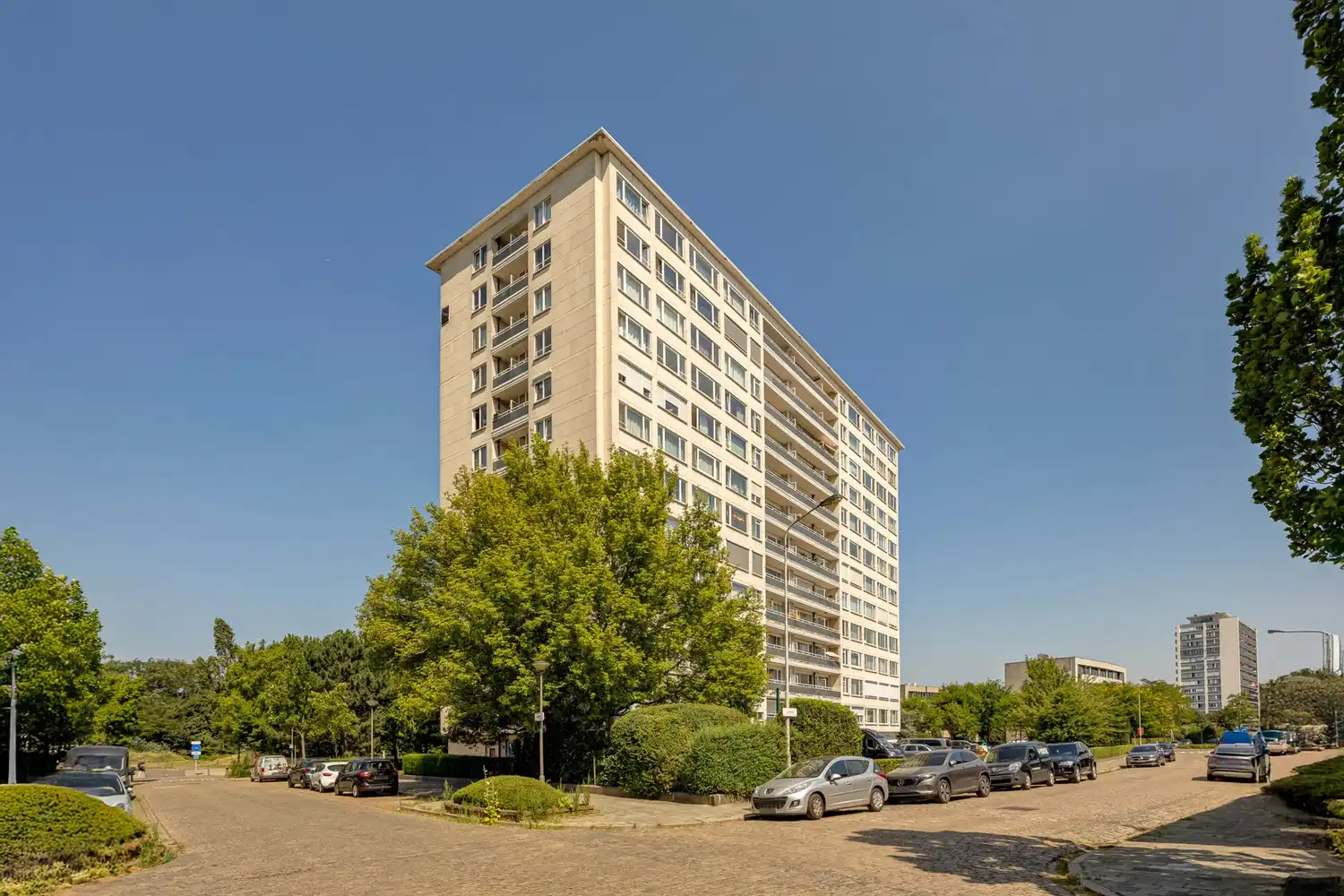 Ruim 2-slaapkamerappartement met prachtig uitzicht in Berchem foto {{pictureIndex}}