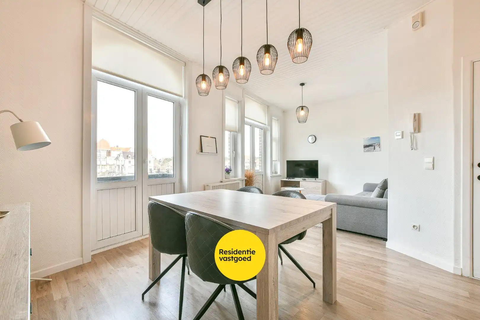 Karaktervol éénslaapkamerappartement in hartje De Haan - energiezuinig & lichtrijk foto 10