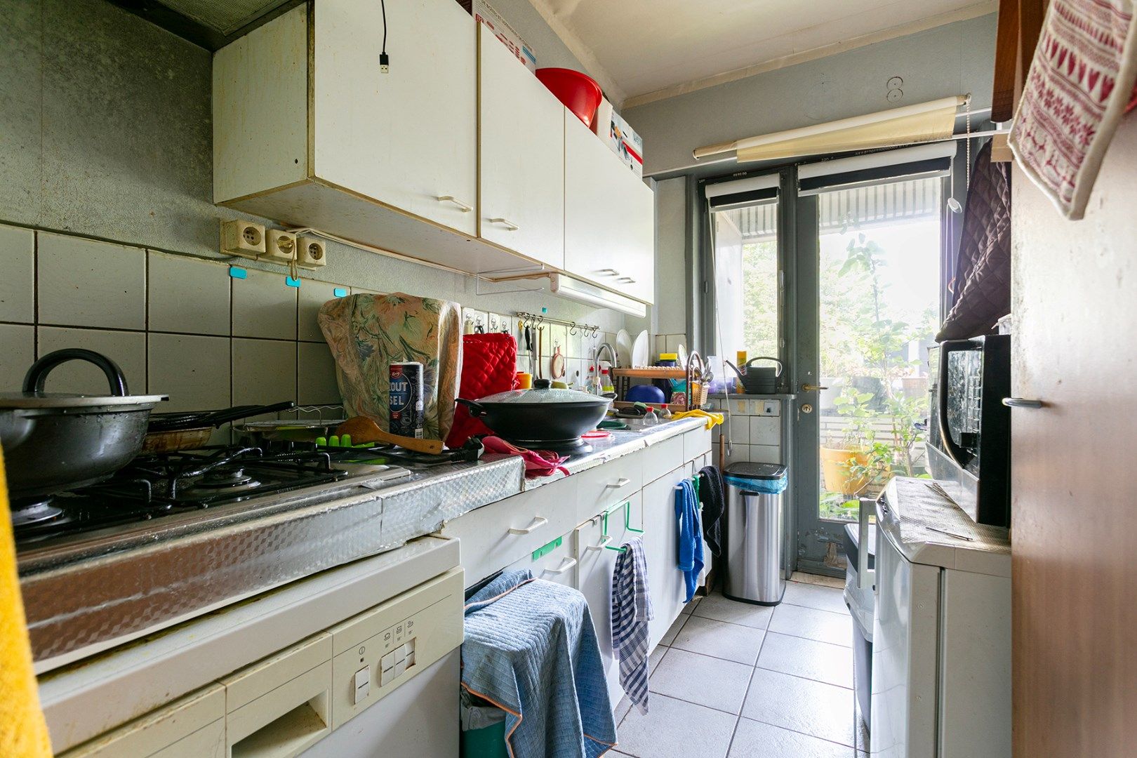Te renoveren 2-slaapkamer appartement (107m²) met twee terrassen! foto 4