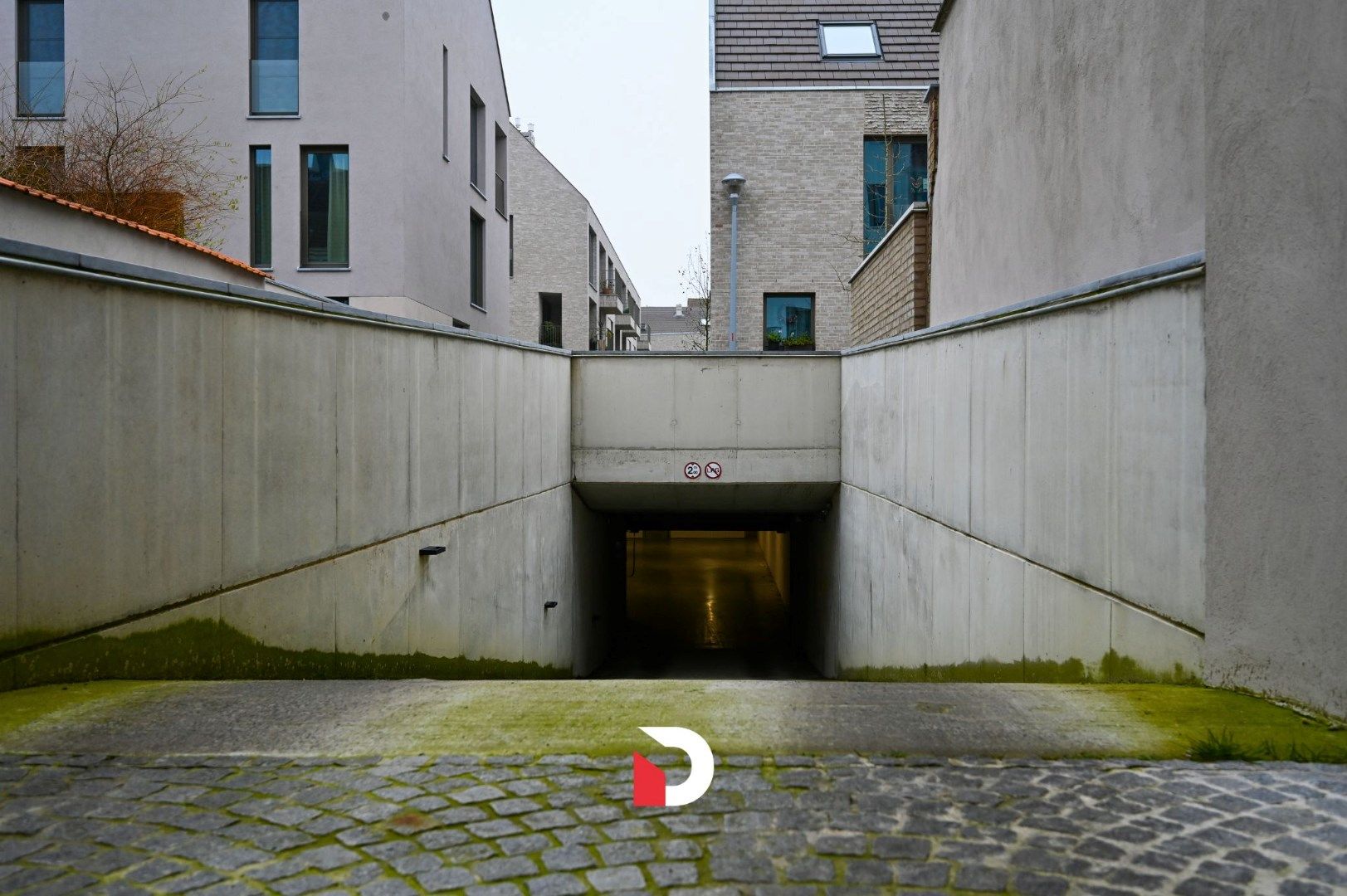 Ondergrondse parkeerplaatsen te koop in hartje Brugge – Gulden Roos foto 3