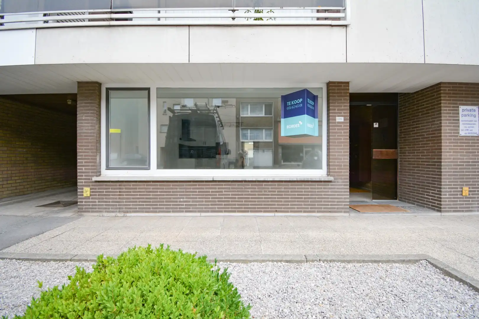 Instapklaar gelijkvloers appartement met garage te Roeselare foto 21