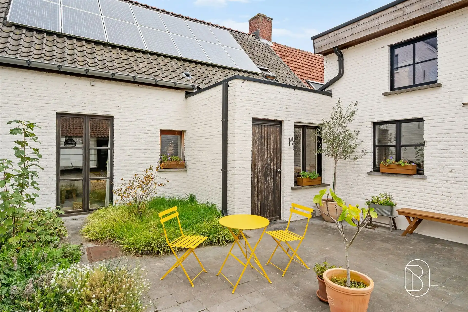 Hoofdfoto van de publicatie: Charmante woning met grote tuin en bijgebouw