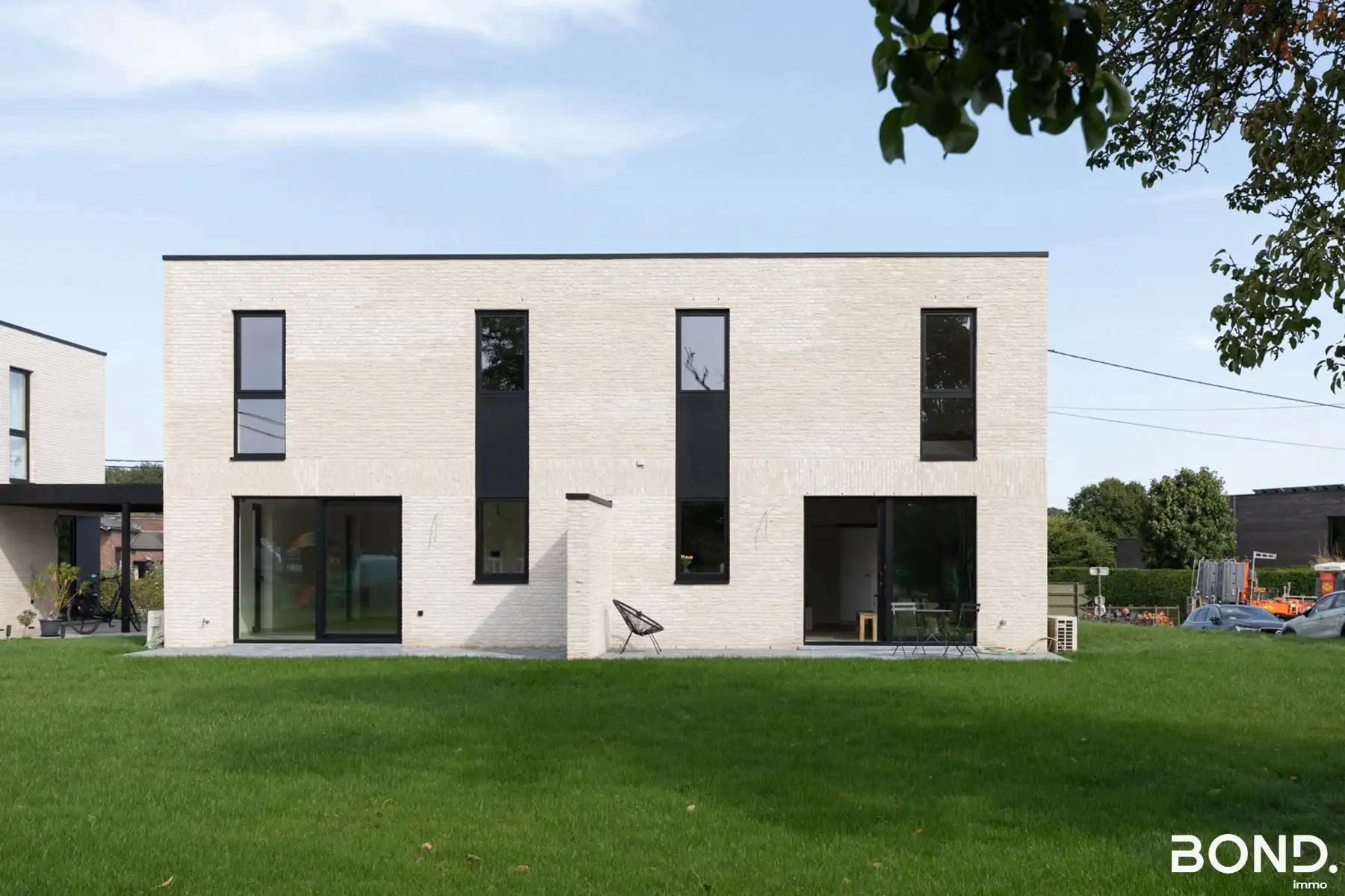 Instapklare nieuwbouwwoning op gunstige locatie!  foto 2