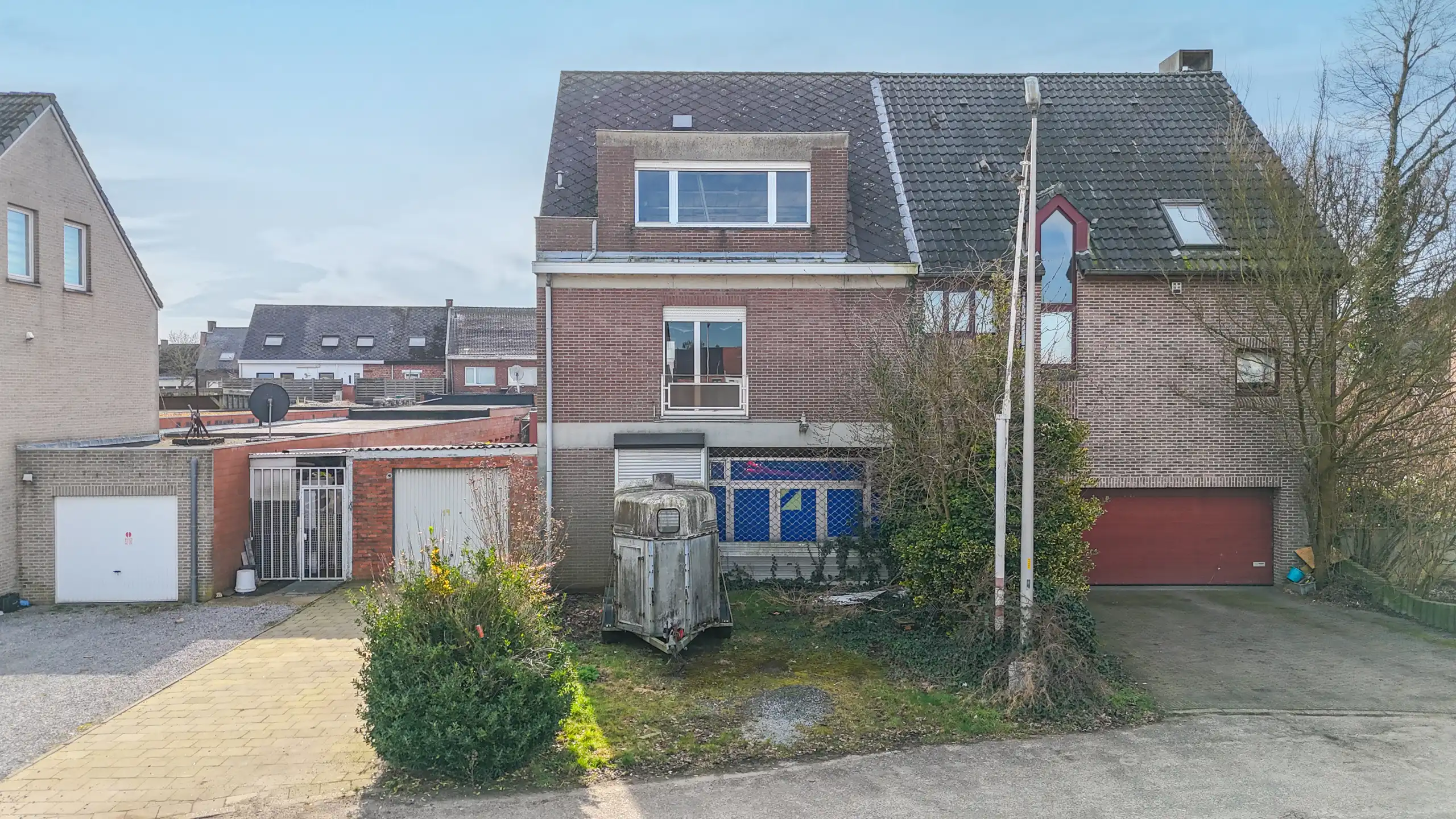Ruwbouw woning om af te werken met opslagruimte in Heusden! foto 10