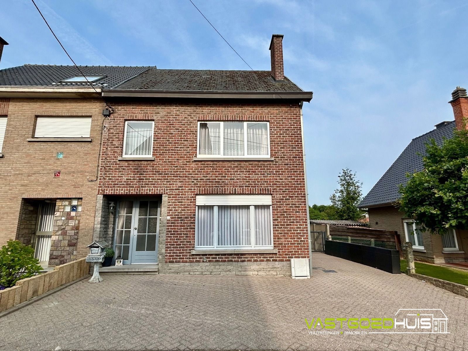 Karaktervolle, te renoveren 3-gevelwoning met tuin foto 2