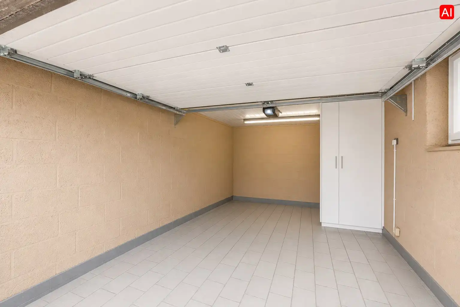 RUSTIG GELEGEN WONING MET POTENTIEEL TE IEPER  foto 8