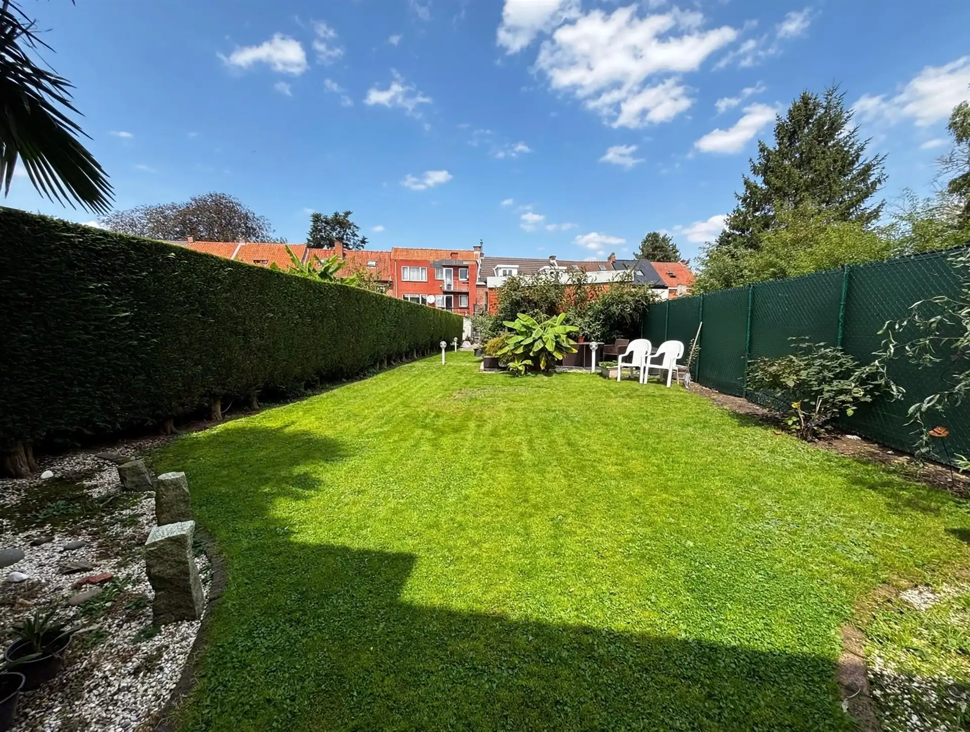 Handelspand met woonst, garage en tuin foto 13