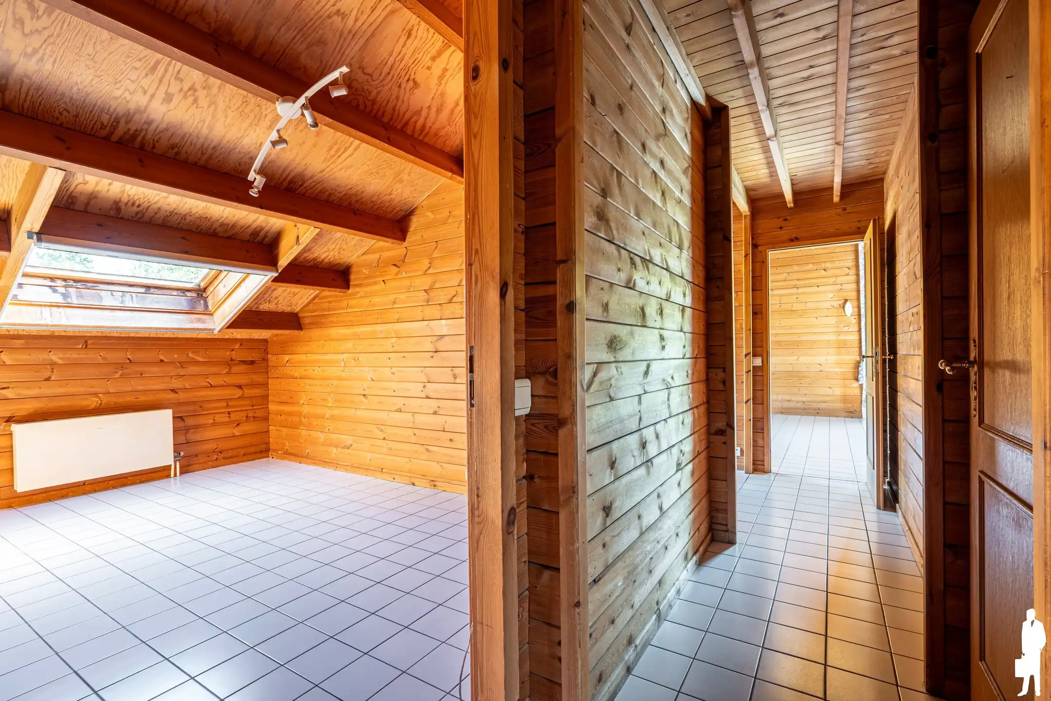 Vrijstaande laagbouwwoning op een perceel van 2.448 m² foto 18